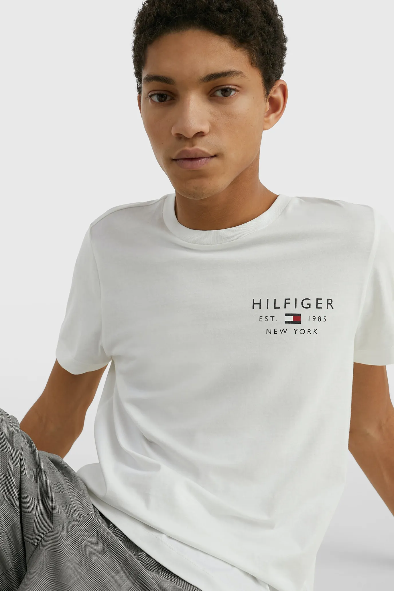 Мужская белая футболка BRAND LOVE SMALL LOGO TEE 4