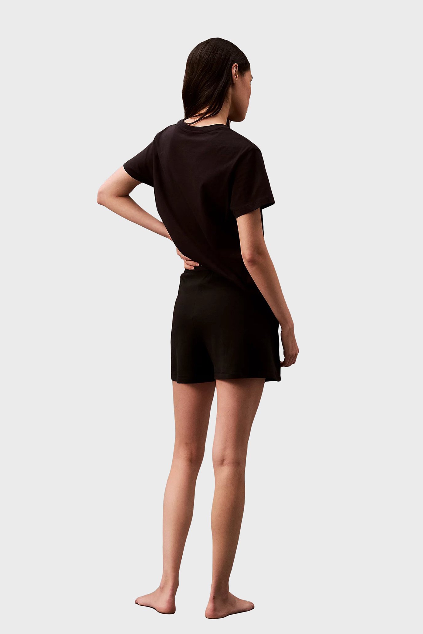 Женские черные шортыCalvin Klein Женские черные шорты 4