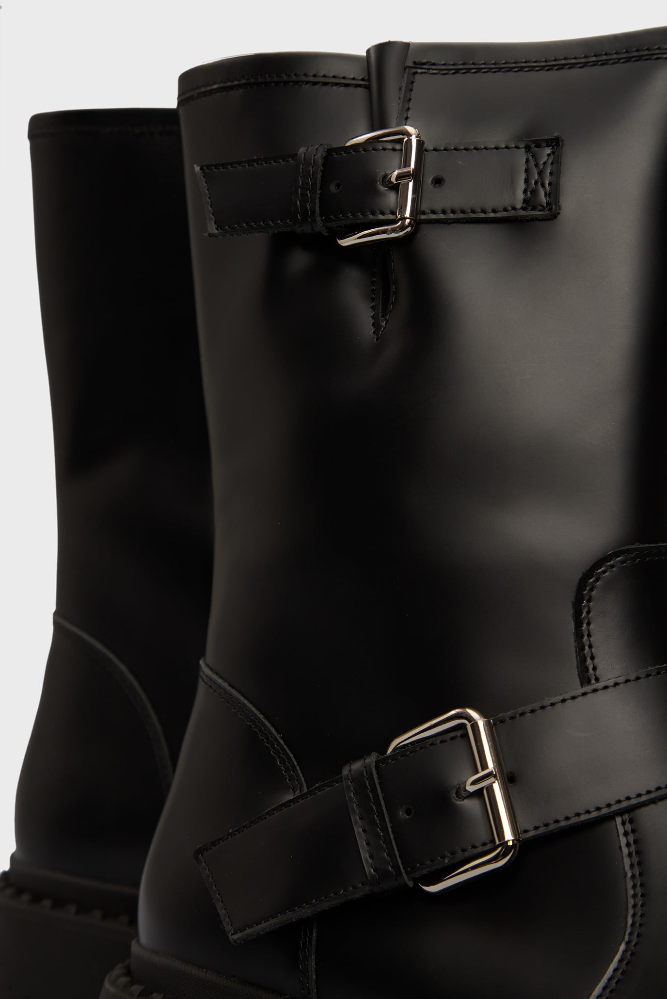 Женские черные кожаные сапоги Berta 5