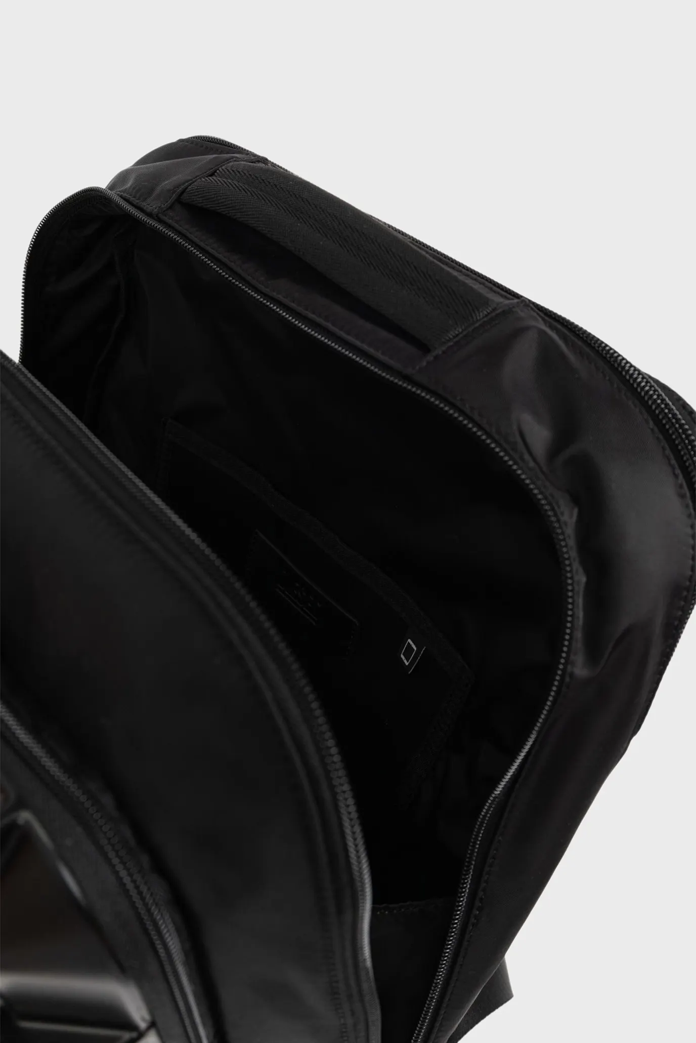 Чемодан DIESEL PC STRONG IMAGE BACKPACK-BLACK 5