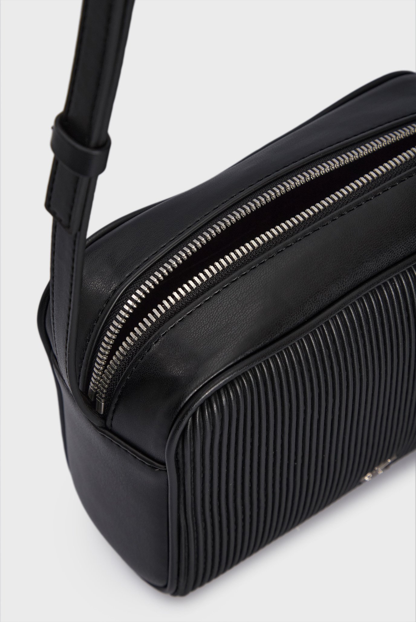 Женская черная сумка RIB CAMERA BAG18 PU 6