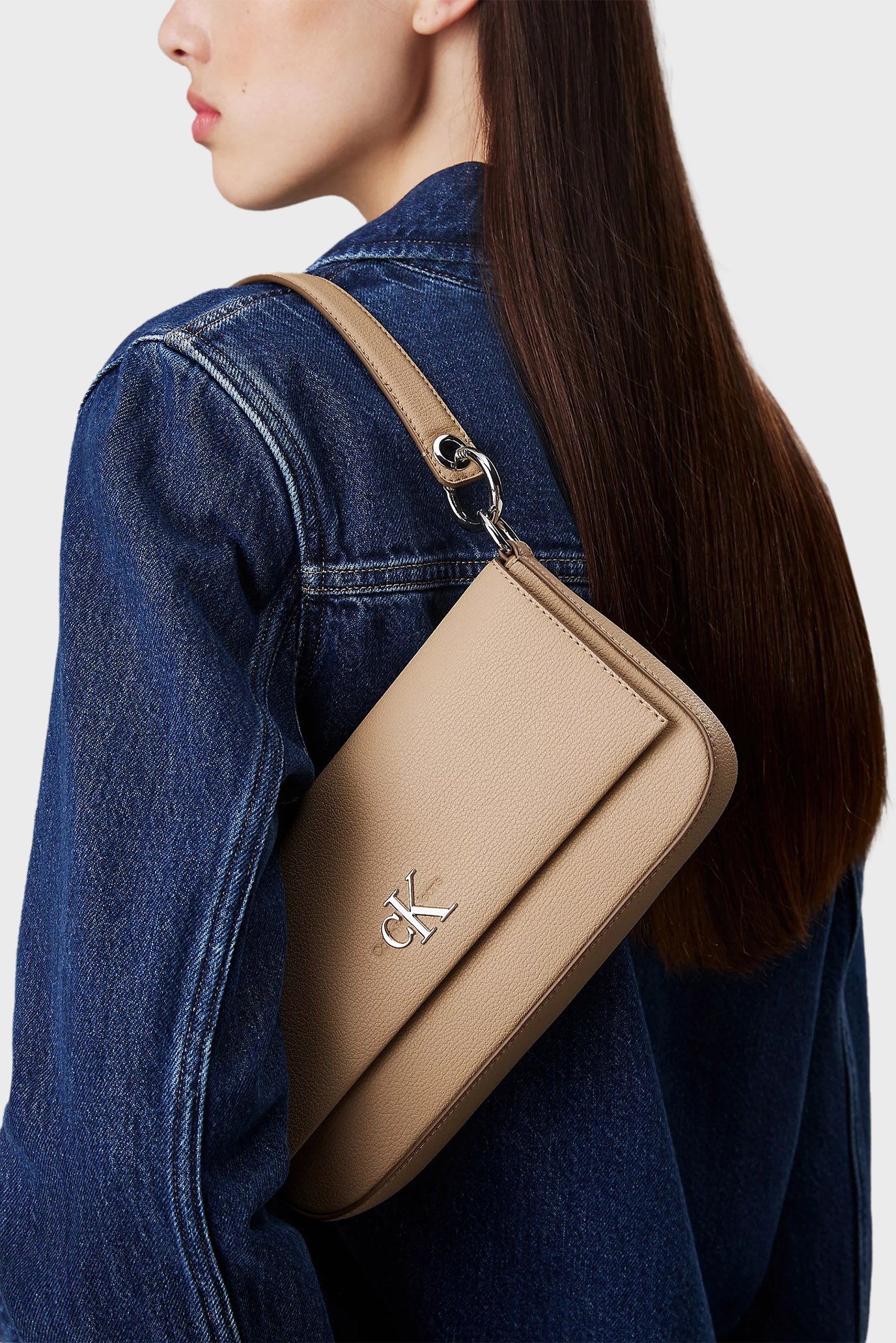 Женская бежевая сумка MINIMAL MONOGRAM SHOULDERPOUCH25Calvin Klein Jeans Женская бежевая сумка MINIMAL MONOGRAM SHOULDERPOUCH25 3
