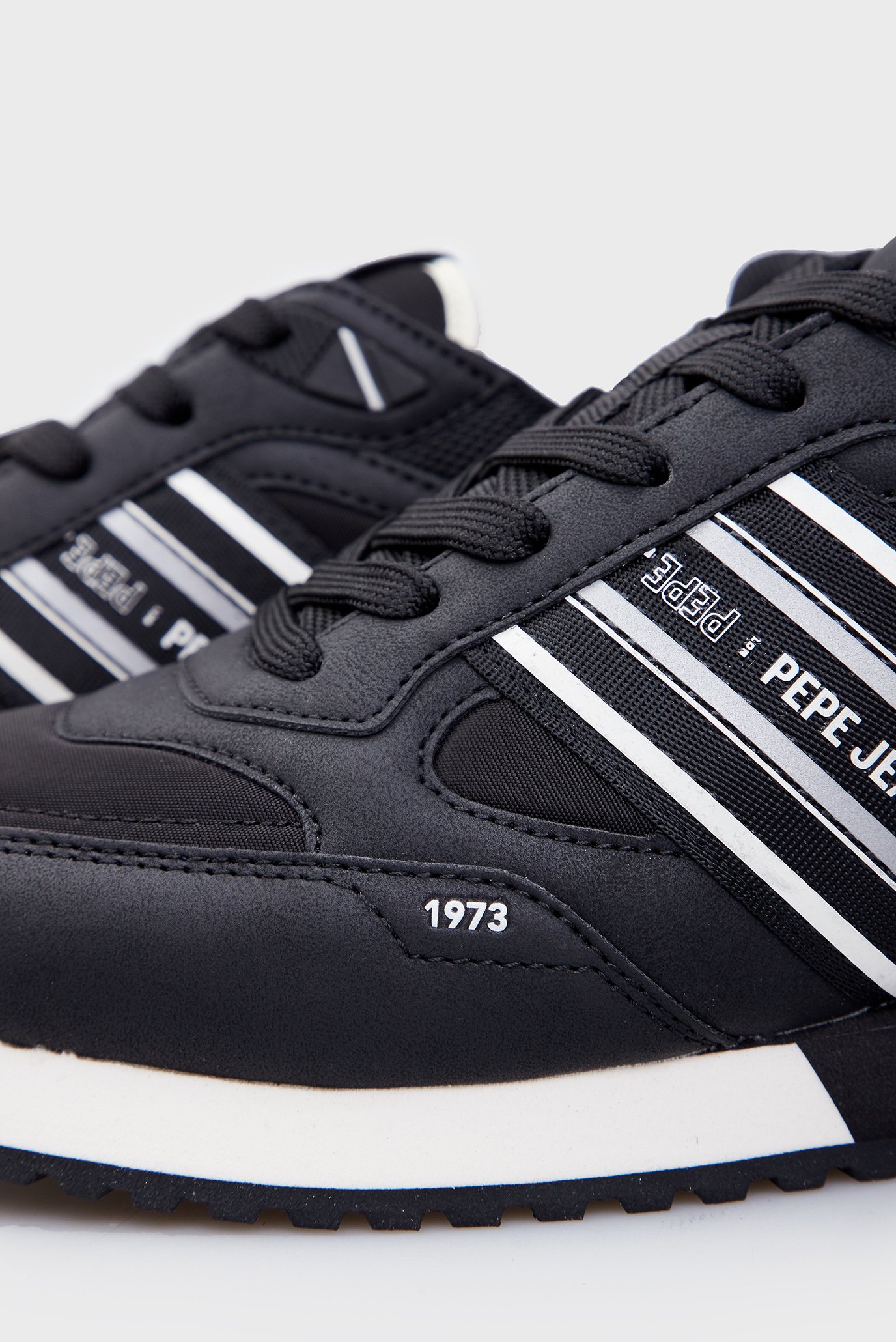 Мужские черные кроссовки DUBLIN YOUNG 2