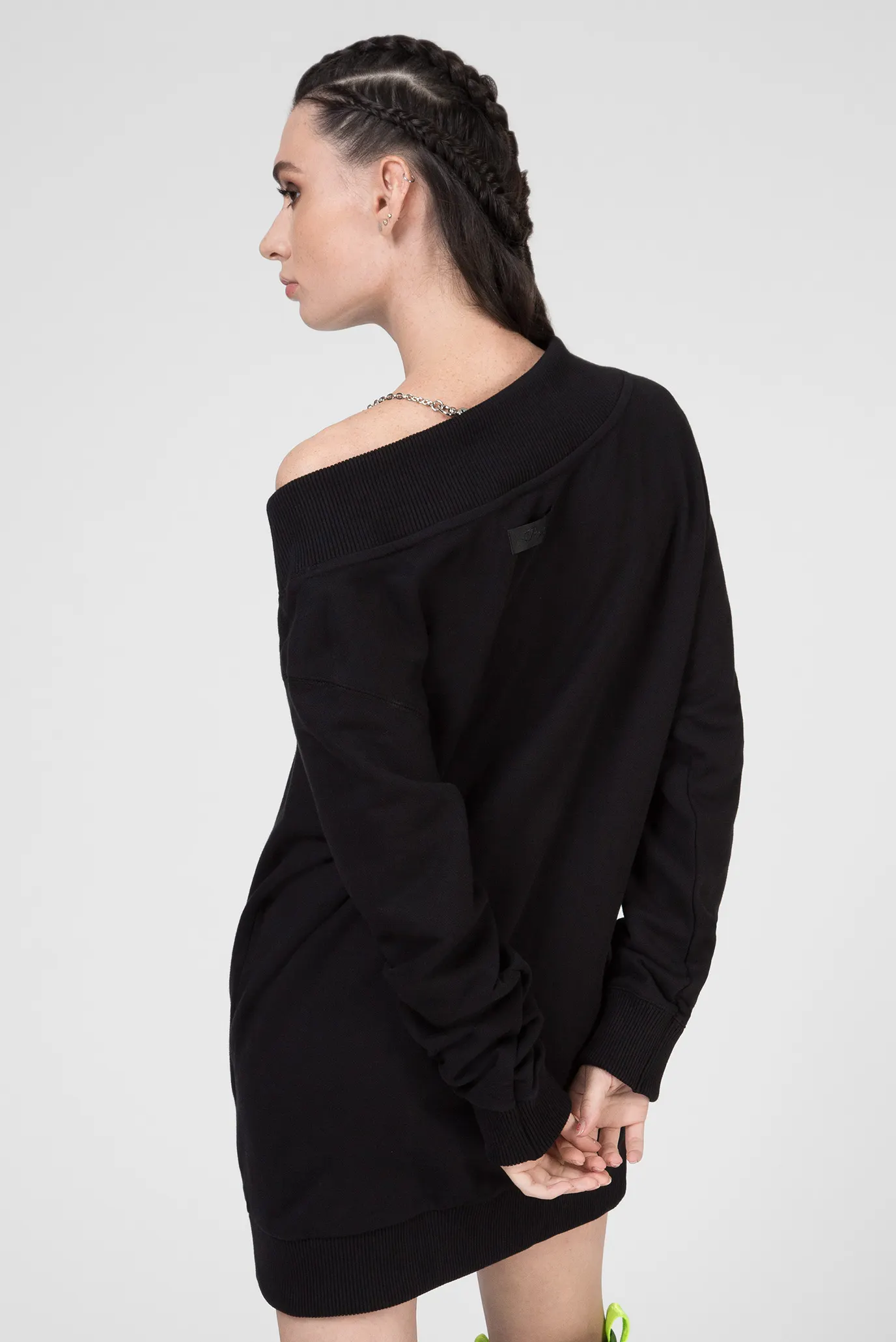 Женское черное платье-свитшот D-MOEANU FELPA 2