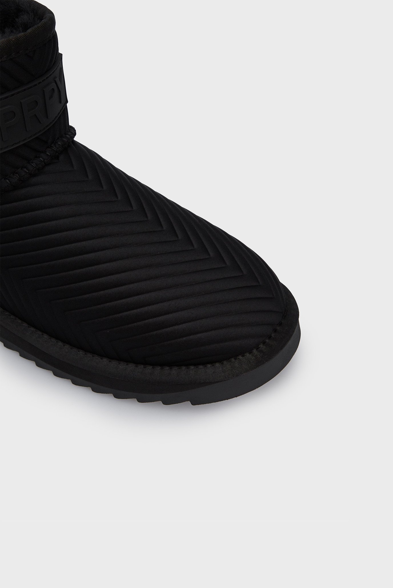 Женские черные угги 10