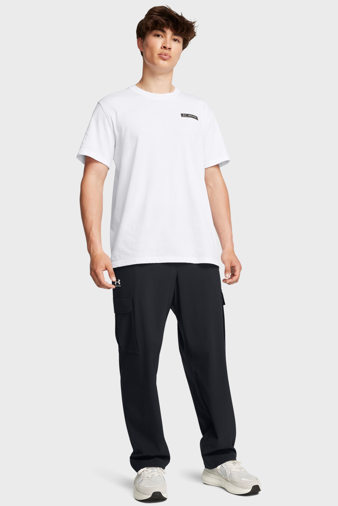 Штаны спортивные UA Vibe Woven Cargo PantsUnder Armour Штаны спортивные UA Vibe Woven Cargo Pants 2