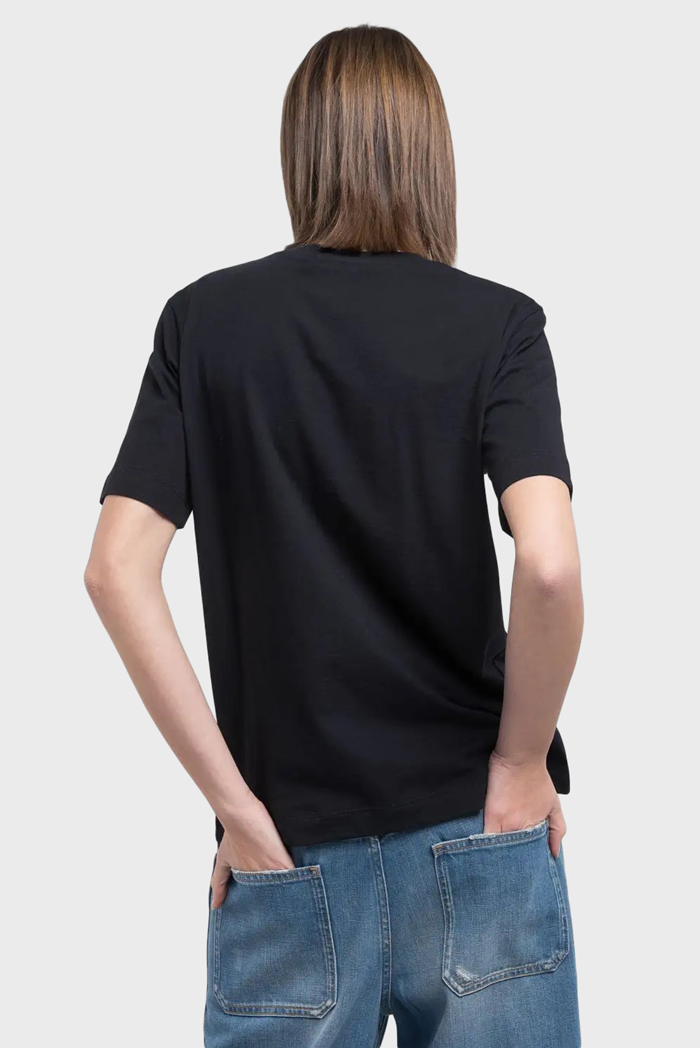 Женская черная футболка 3