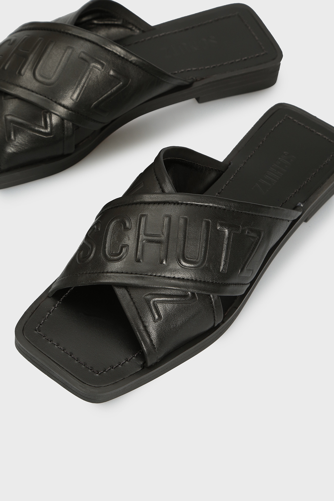 Женские черные кожаные слайдеры 7