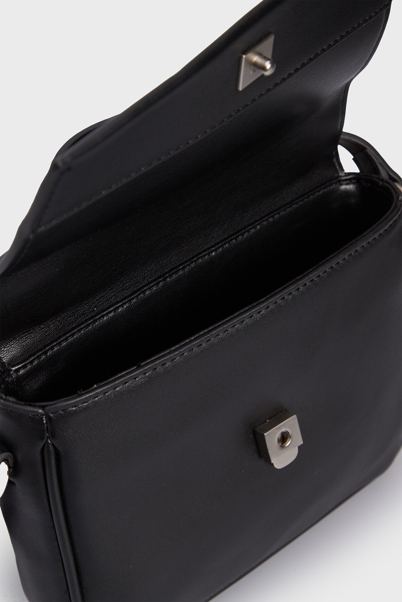 Сумка SCULPTED BOXY FLAP CB20 MONO 5