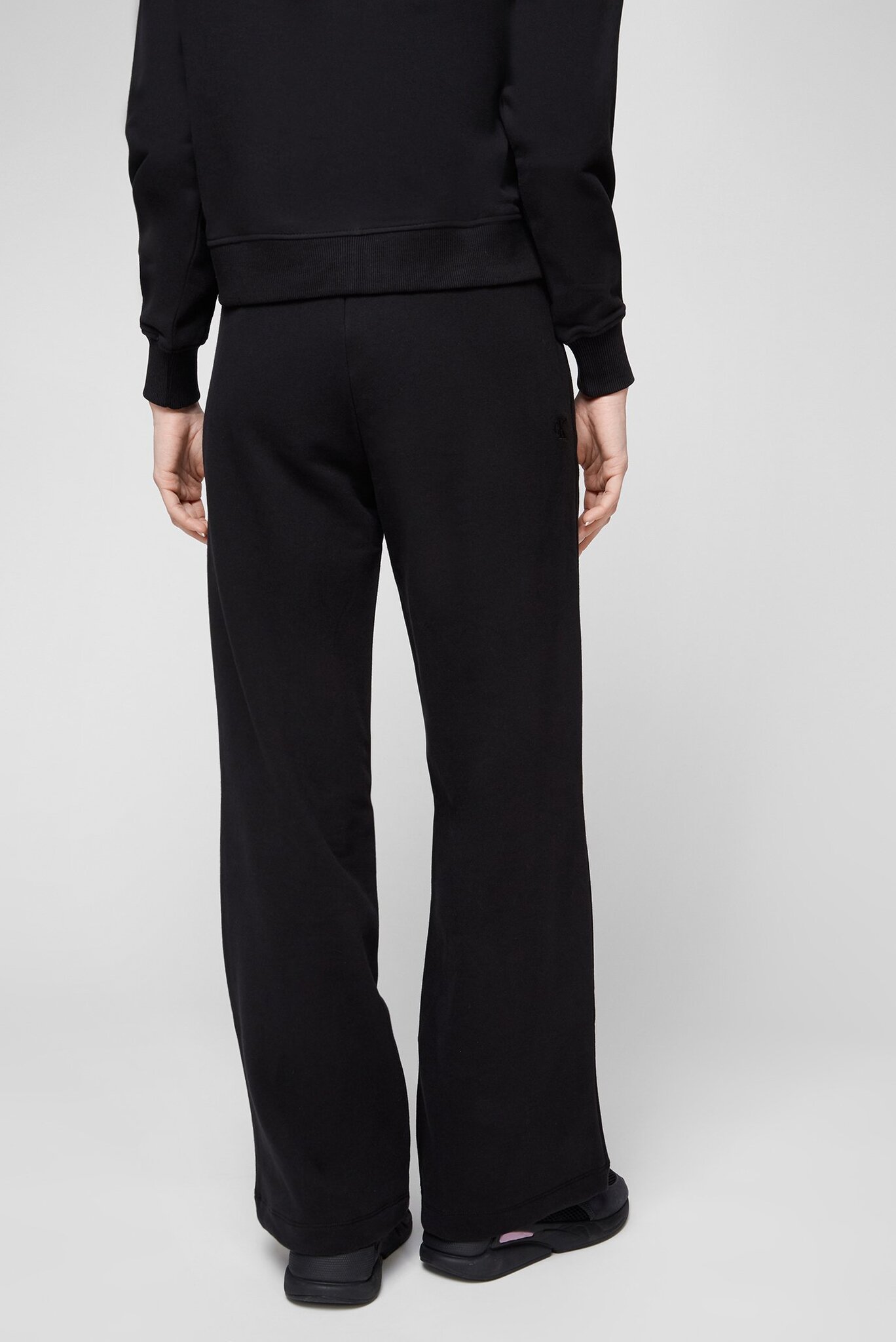 Женские черные спортивные брюки 3