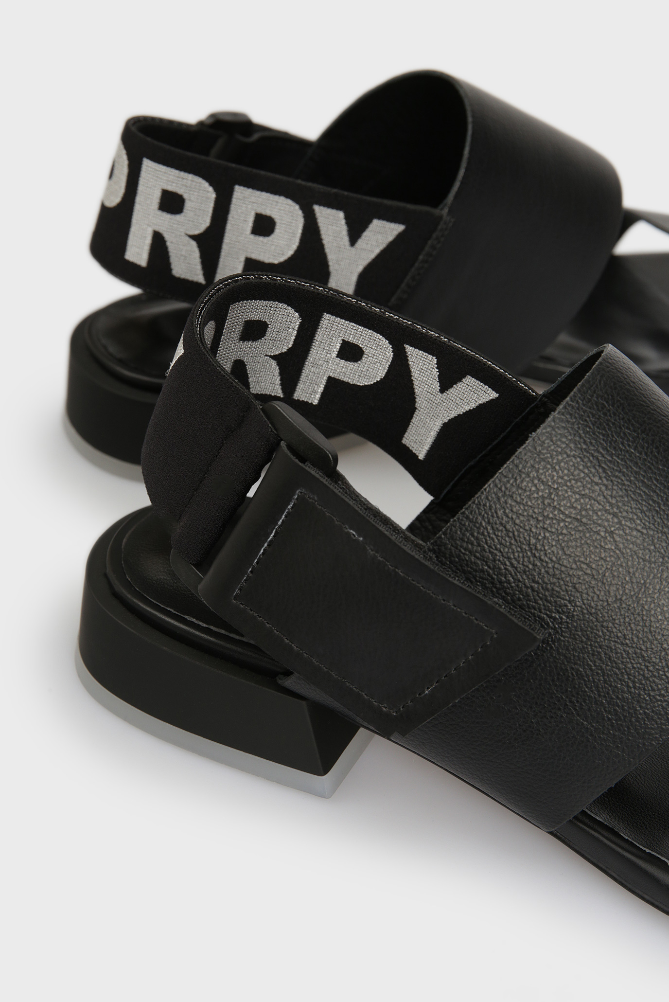 Женские черные кожаные босоножки 7