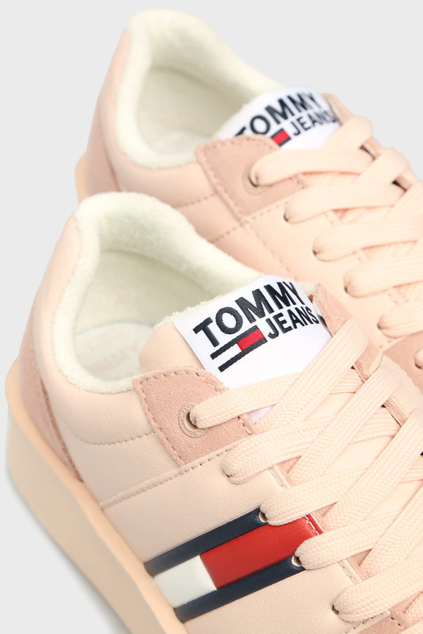 Женские розовые сникеры 10