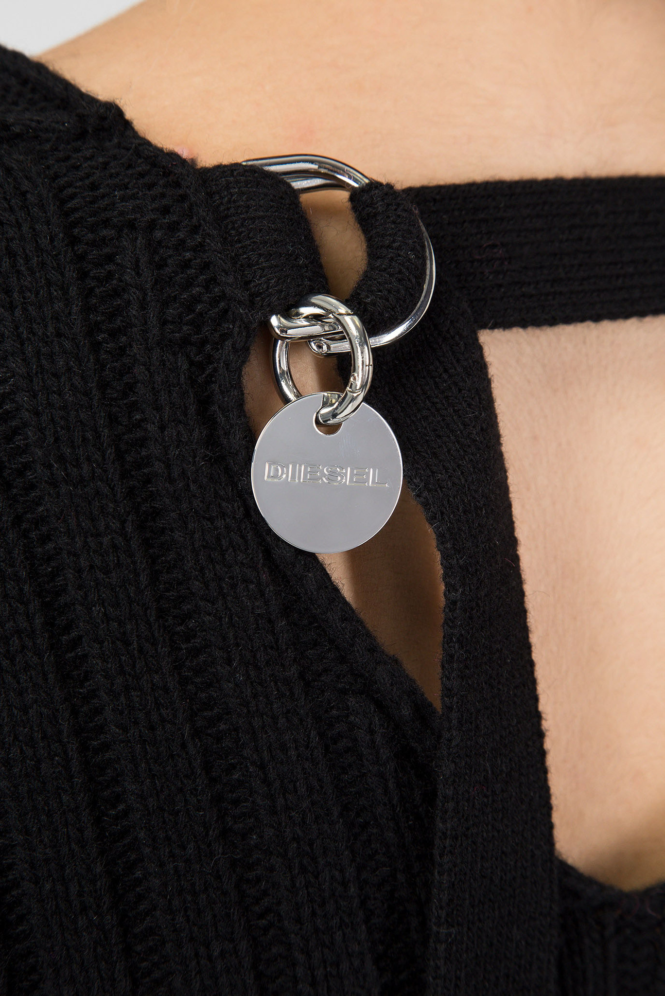 Женский черный пуловер 4