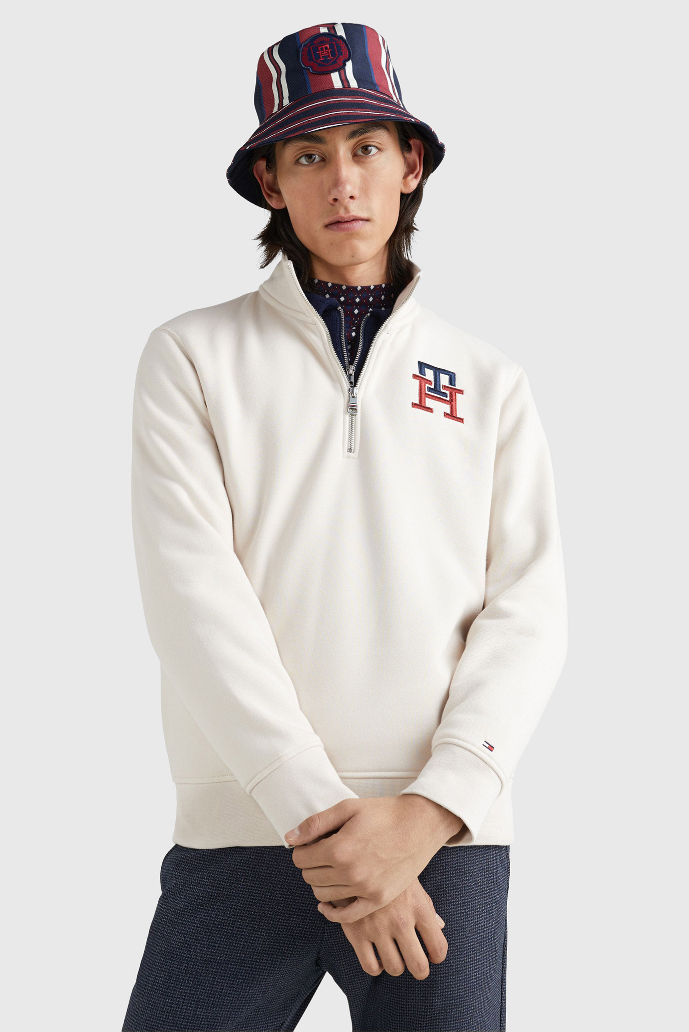 Свитшот ESSENTIAL MONOGRAM HALF ZIP 1