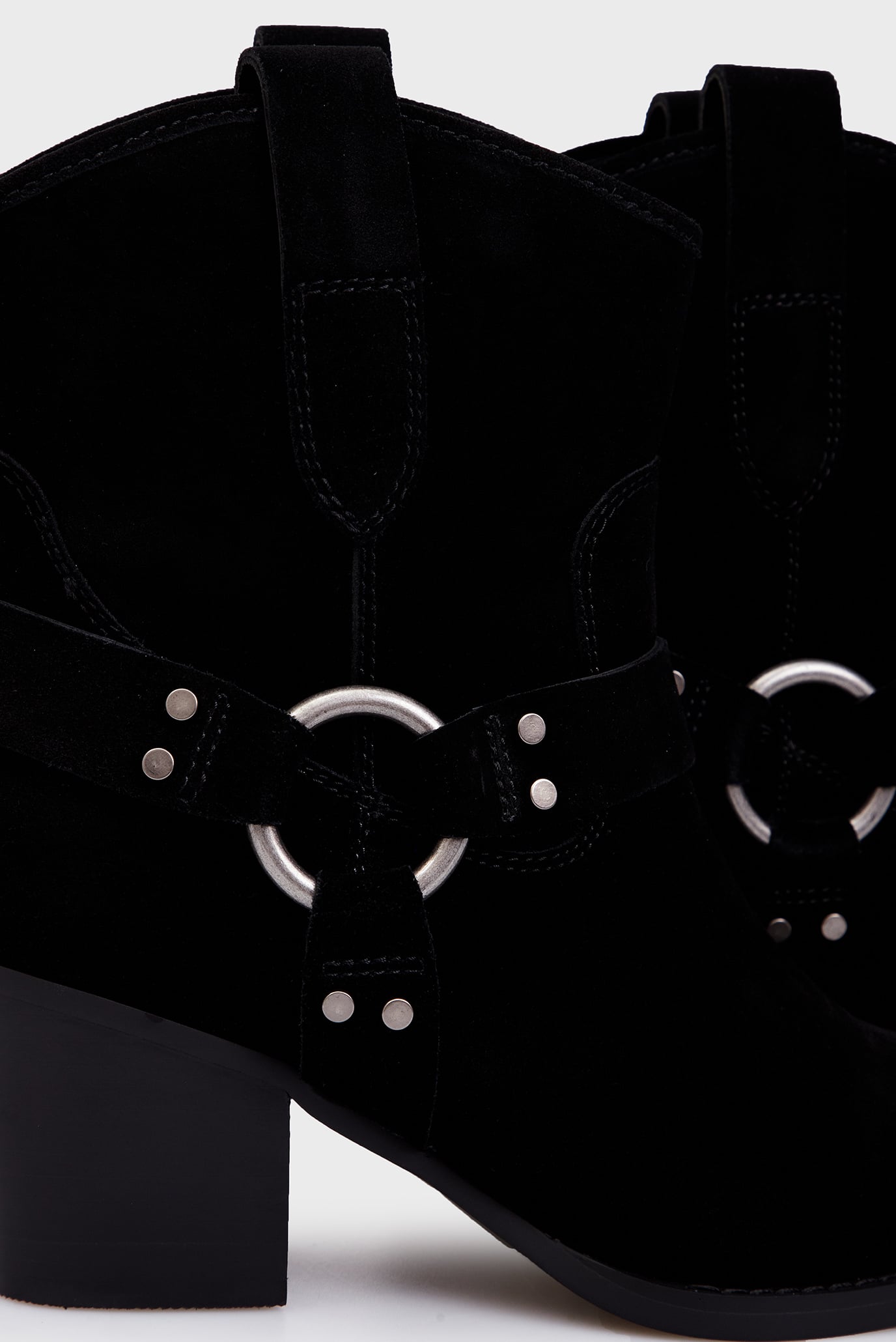 Женские черные замшевые казаки Lovisa 2