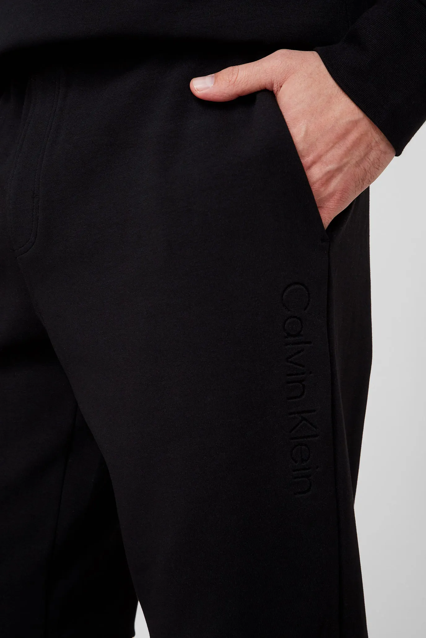 Мужские черные спортивные брюки 8