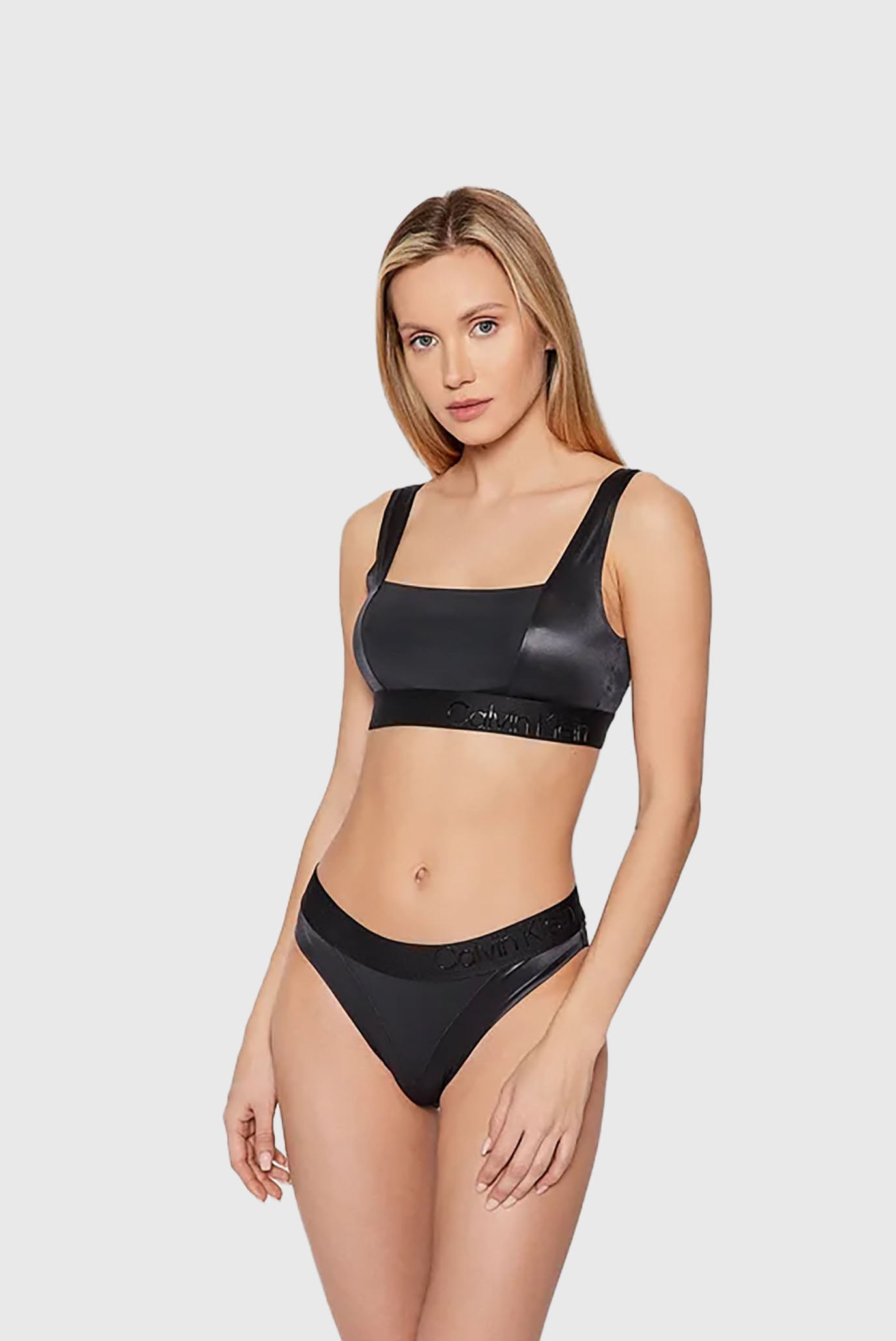 Женский черный бюстгальтер 2