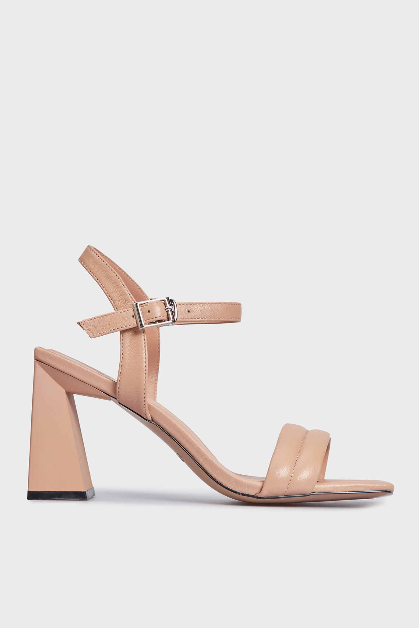 Женские бежевые кожаные босоножки Summer 6