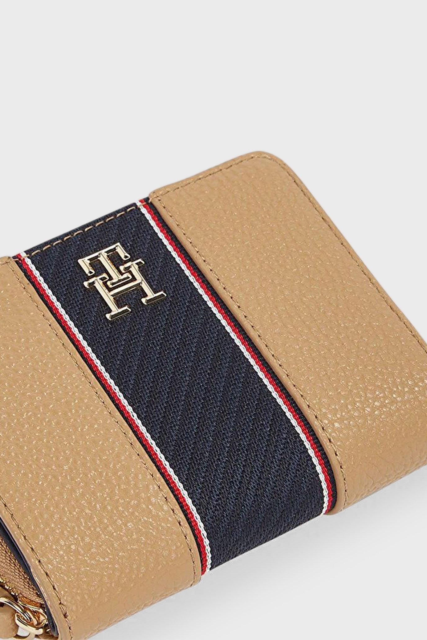 Женский бежевый кошелек TH LEGACY MED ZATommy Hilfiger Женский бежевый кошелек TH LEGACY MED ZA 4