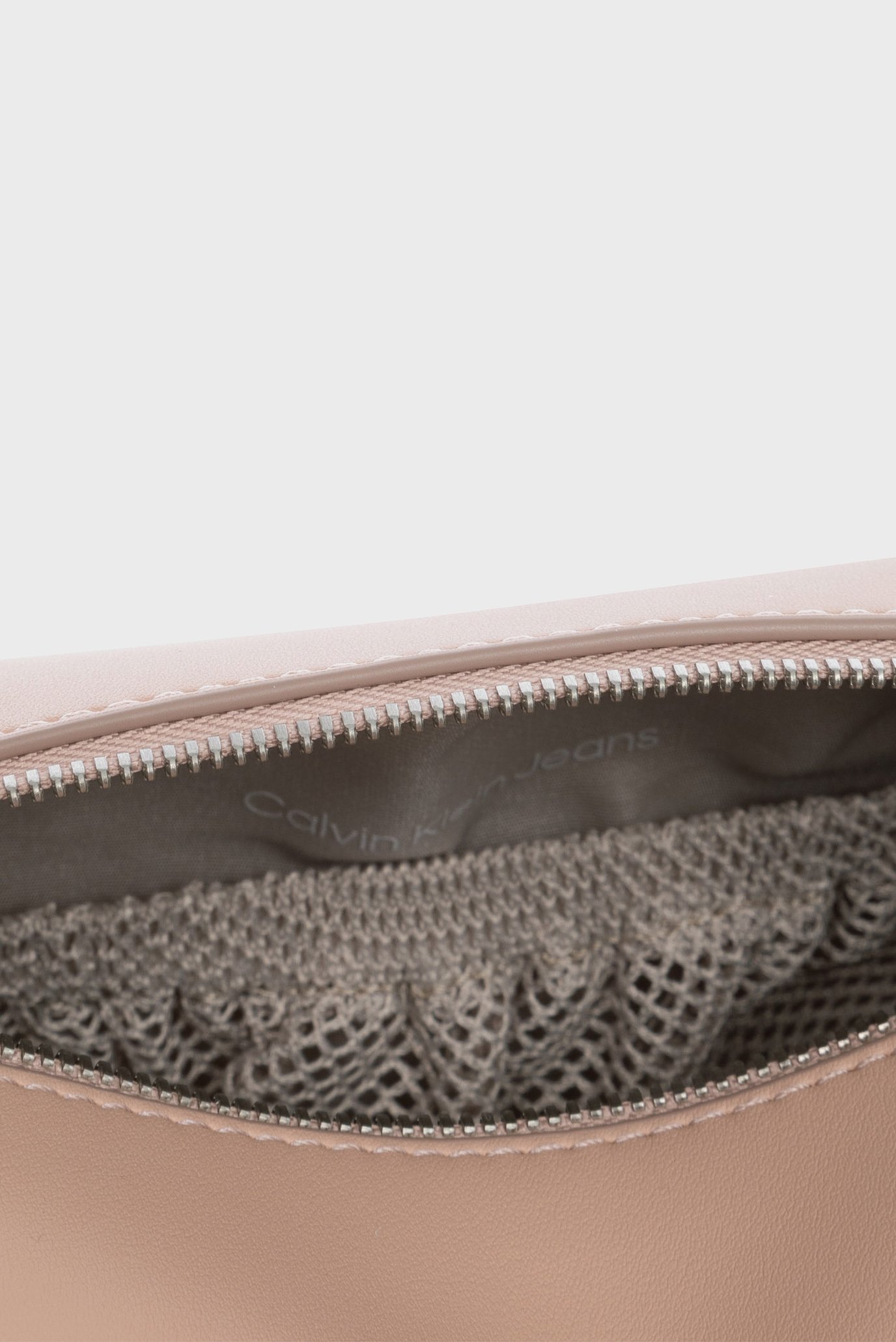 Сумка SCULPTED BEAUTY CASE MONOCalvin Klein Jeans Сумка SCULPTED BEAUTY CASE MONO 3