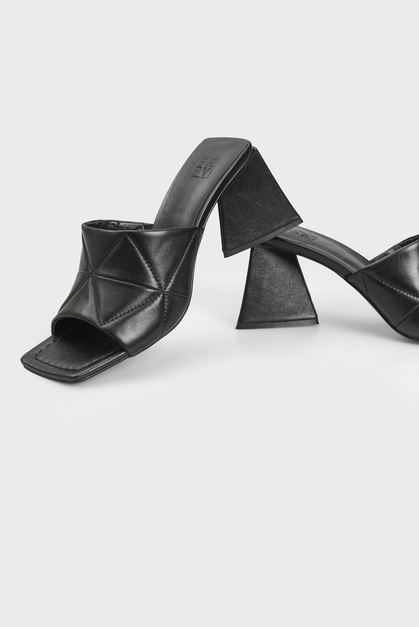 Женские черные кожаные мюли Estel 7