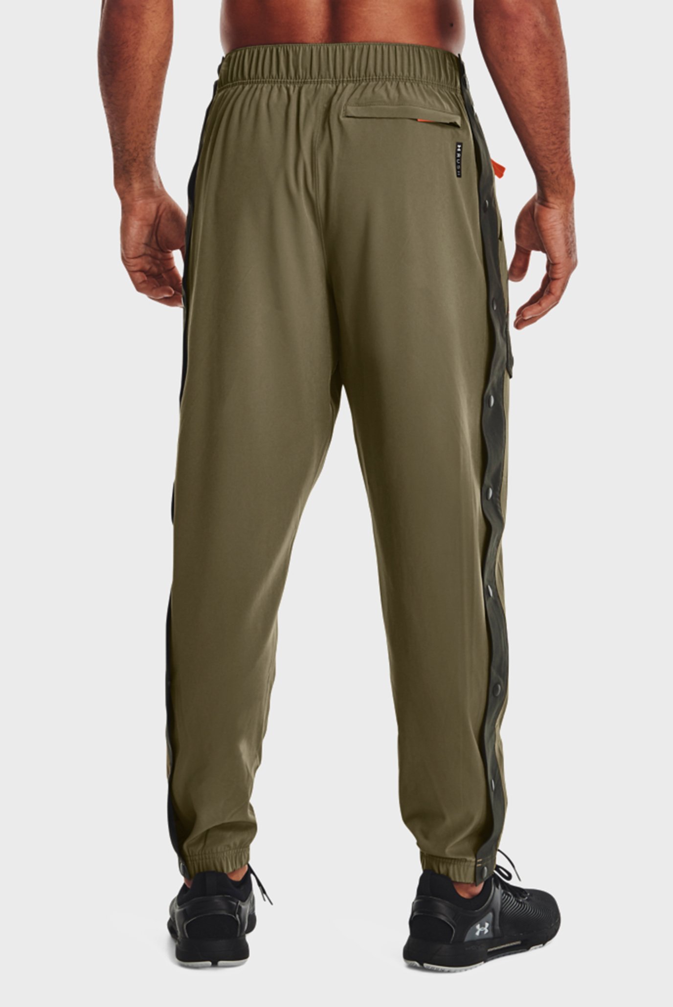 Мужские зеленые спортивные брюки UA RUSH ™ WOVEN TEAR AWAY PANT Under Armour Мужские зеленые спортивные брюки UA RUSH ™ WOVEN TEAR AWAY PANT 3