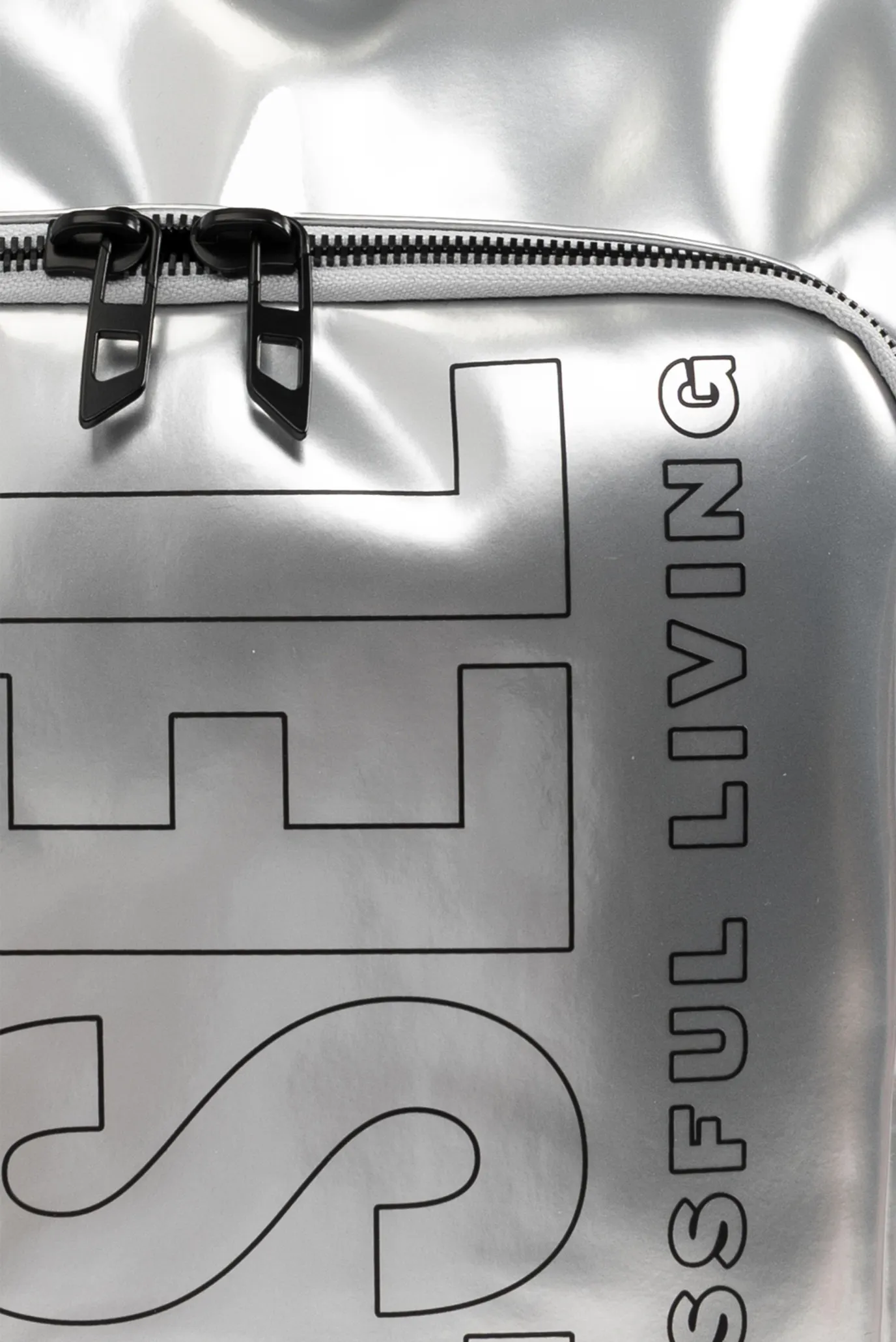 Чемодан DIESEL METALLIC PU BACKPACK-BLACK 7