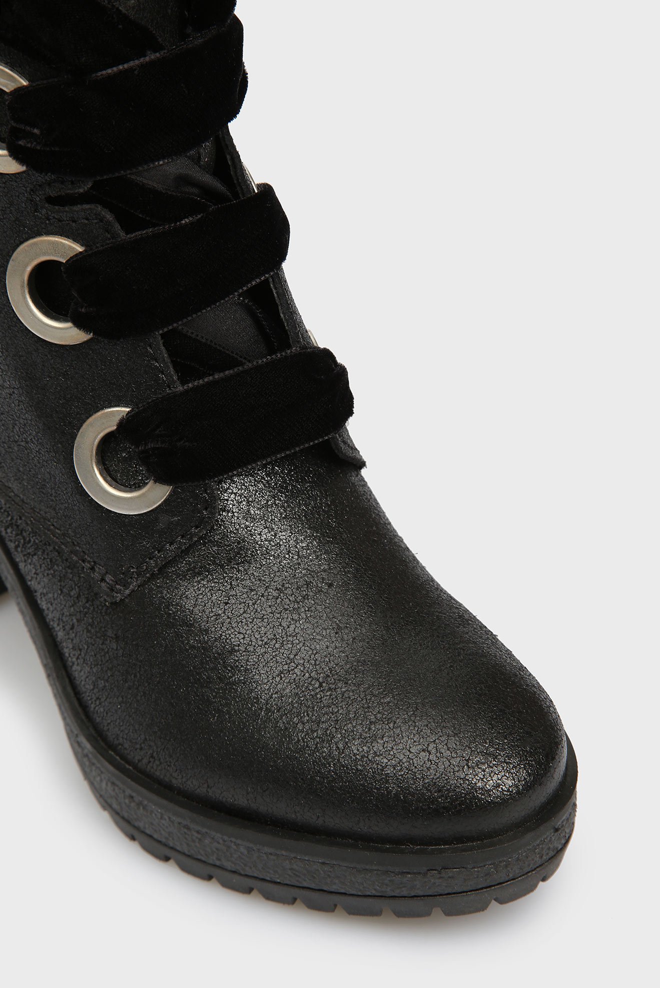 Женские черные кожаные ботильоны 9