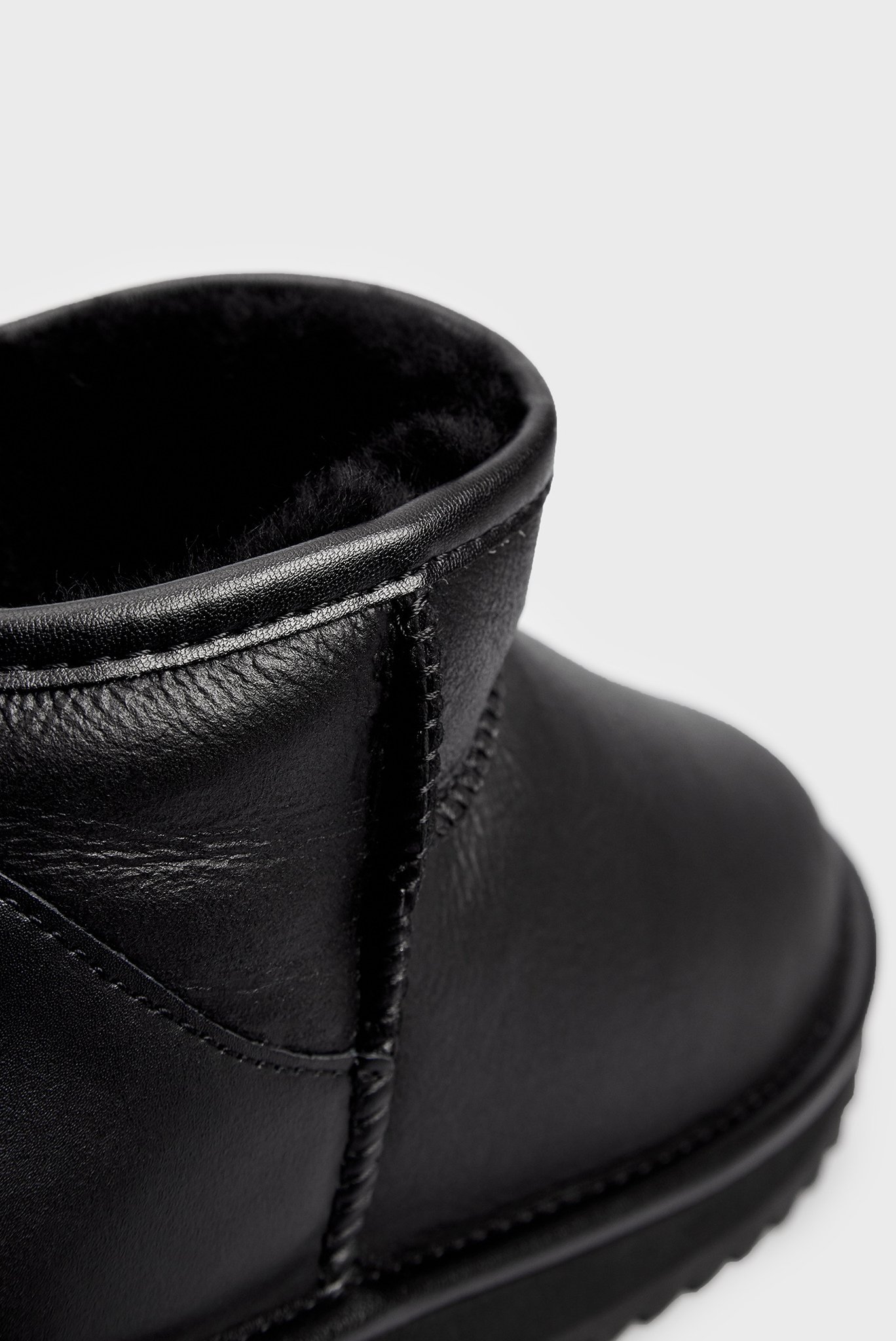 Женские черные кожаные угги 3