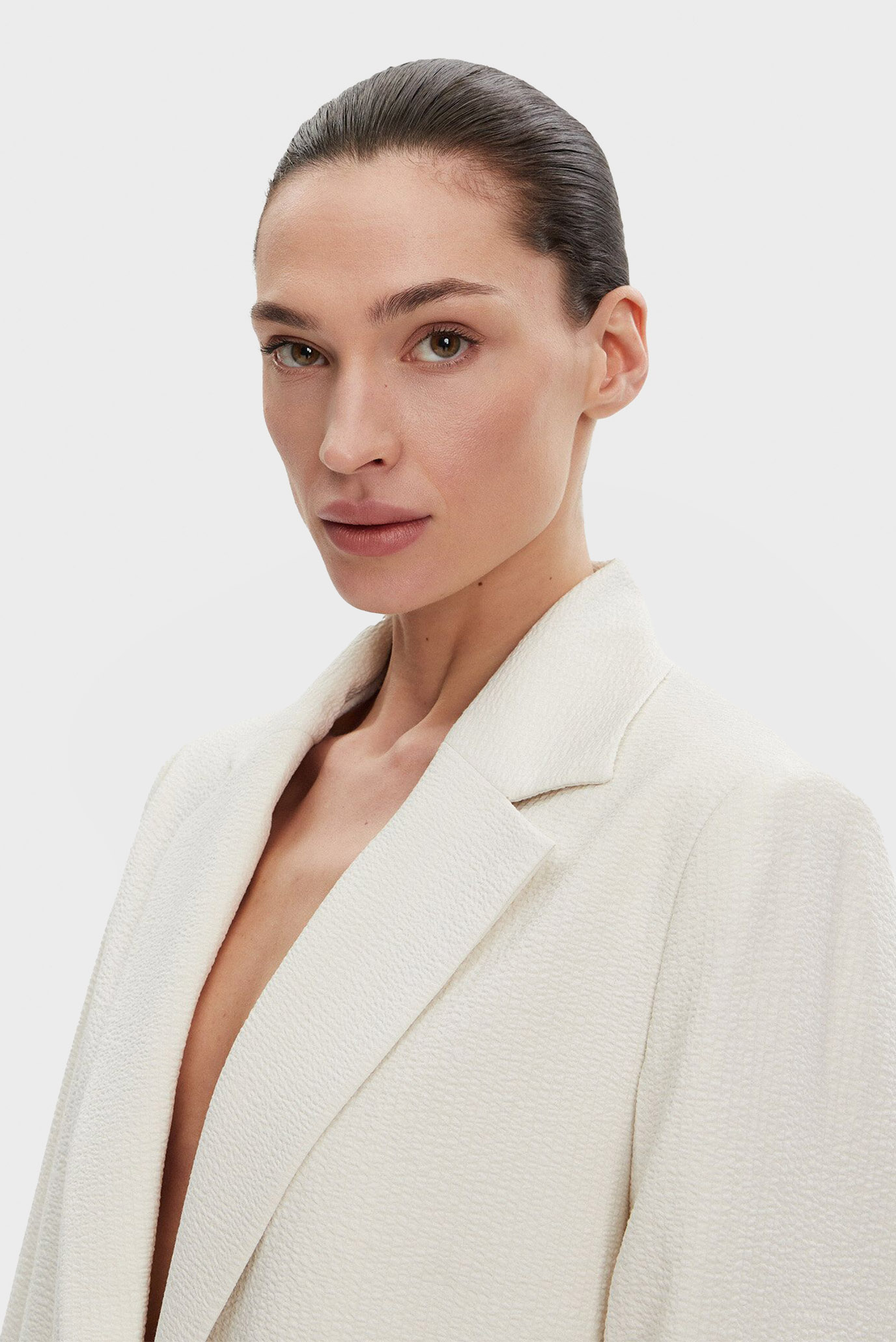 Женский бежевый жакет SOFT 4