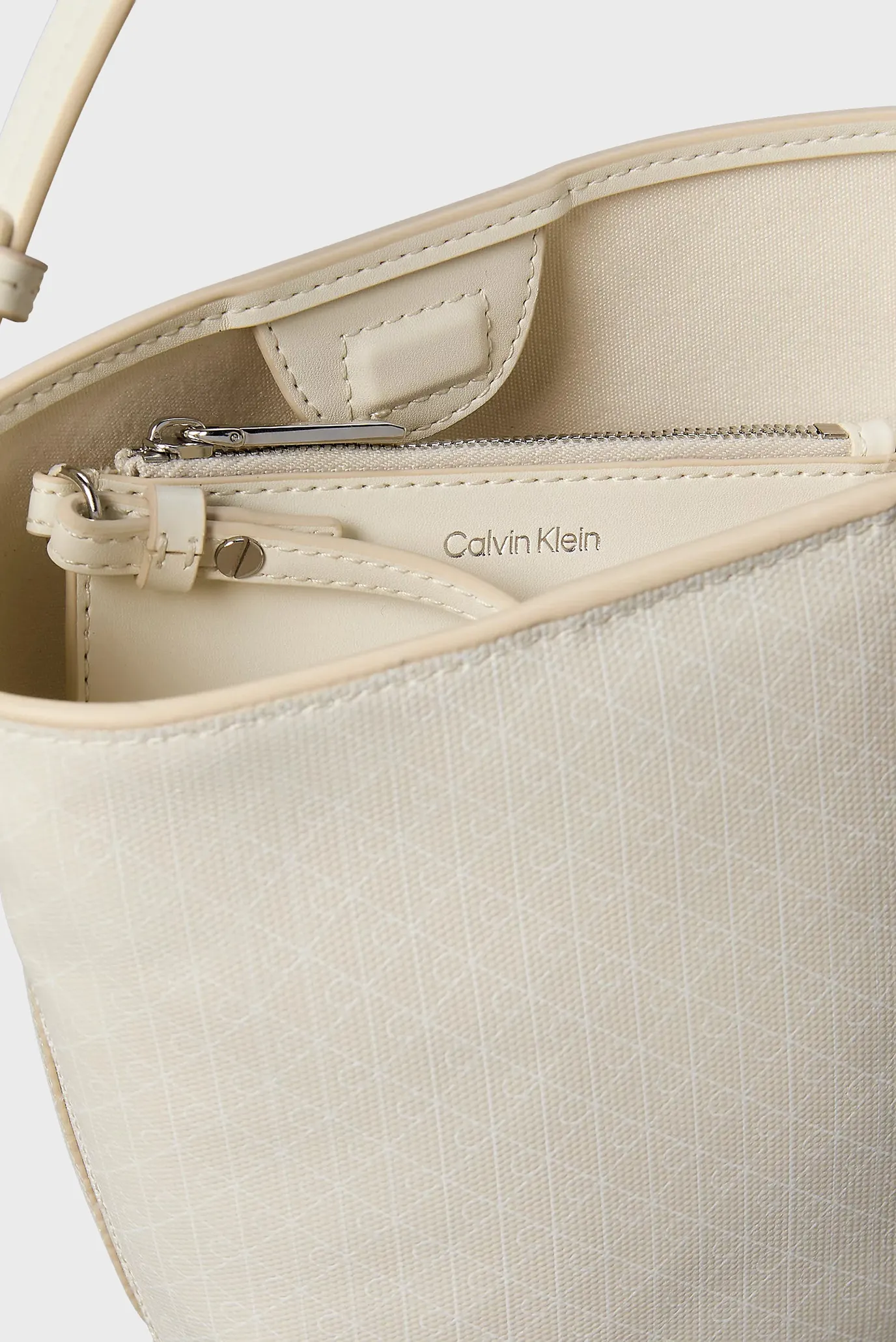 Сумка EMBLEM AOP SM BUCKET CROSSBODY 4