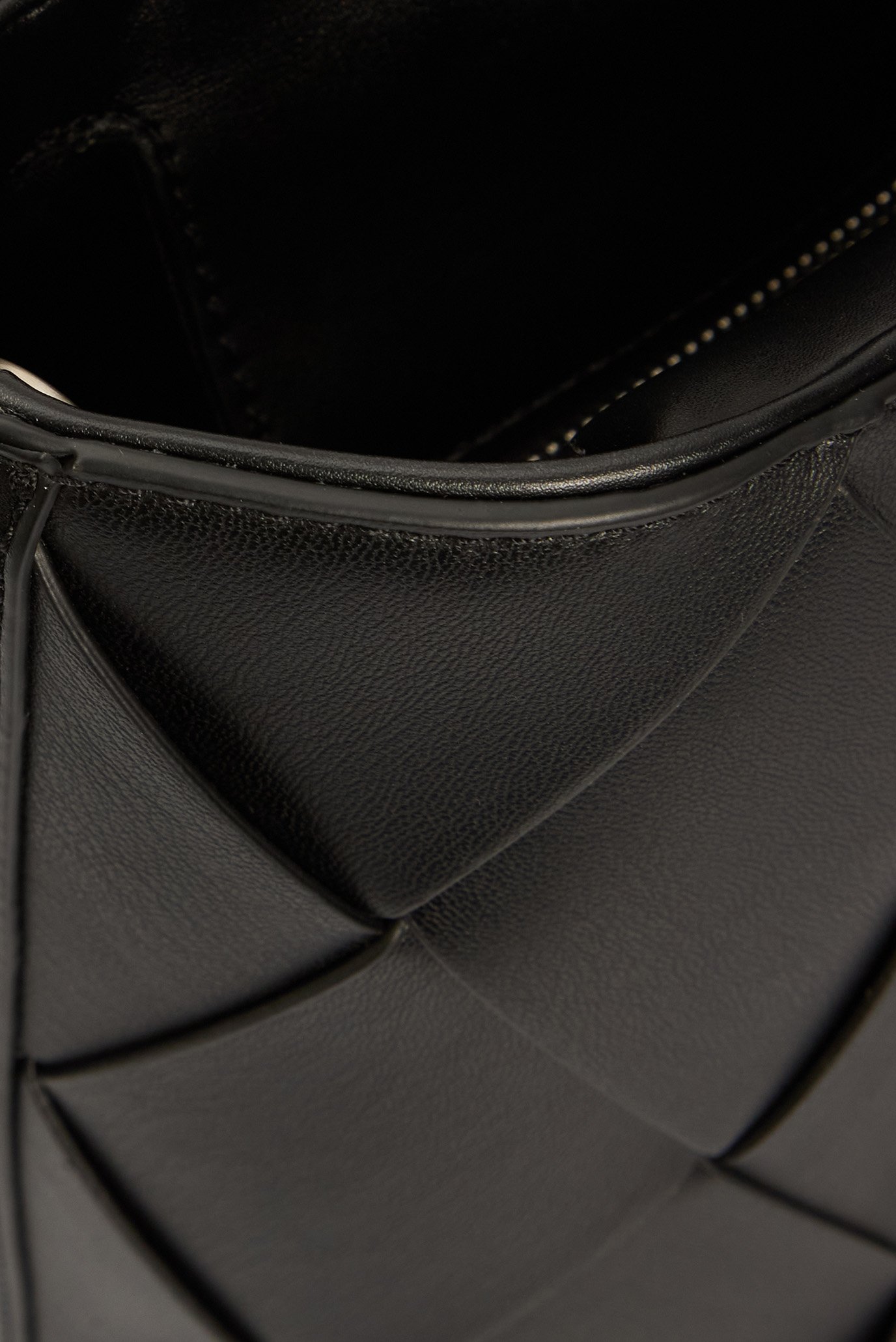 Женская черная сумка CK WOVEN MEDIUM TOTE 5