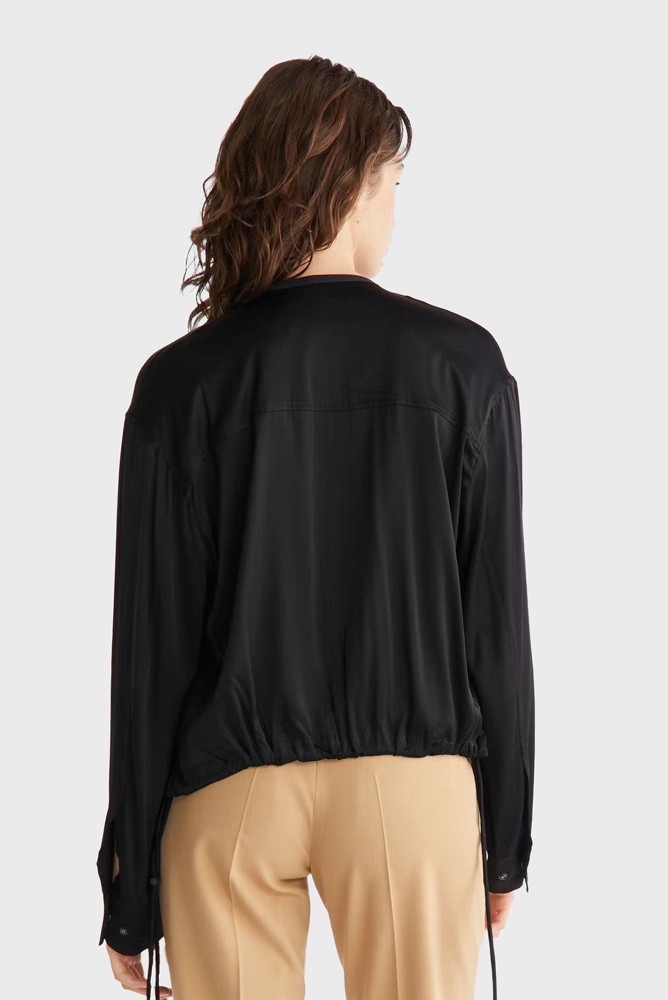 Женская черная ветровка SATEEN 6