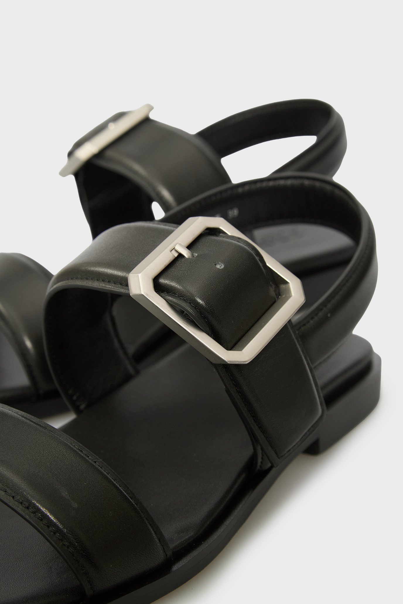 Сандалии Vlasta 2