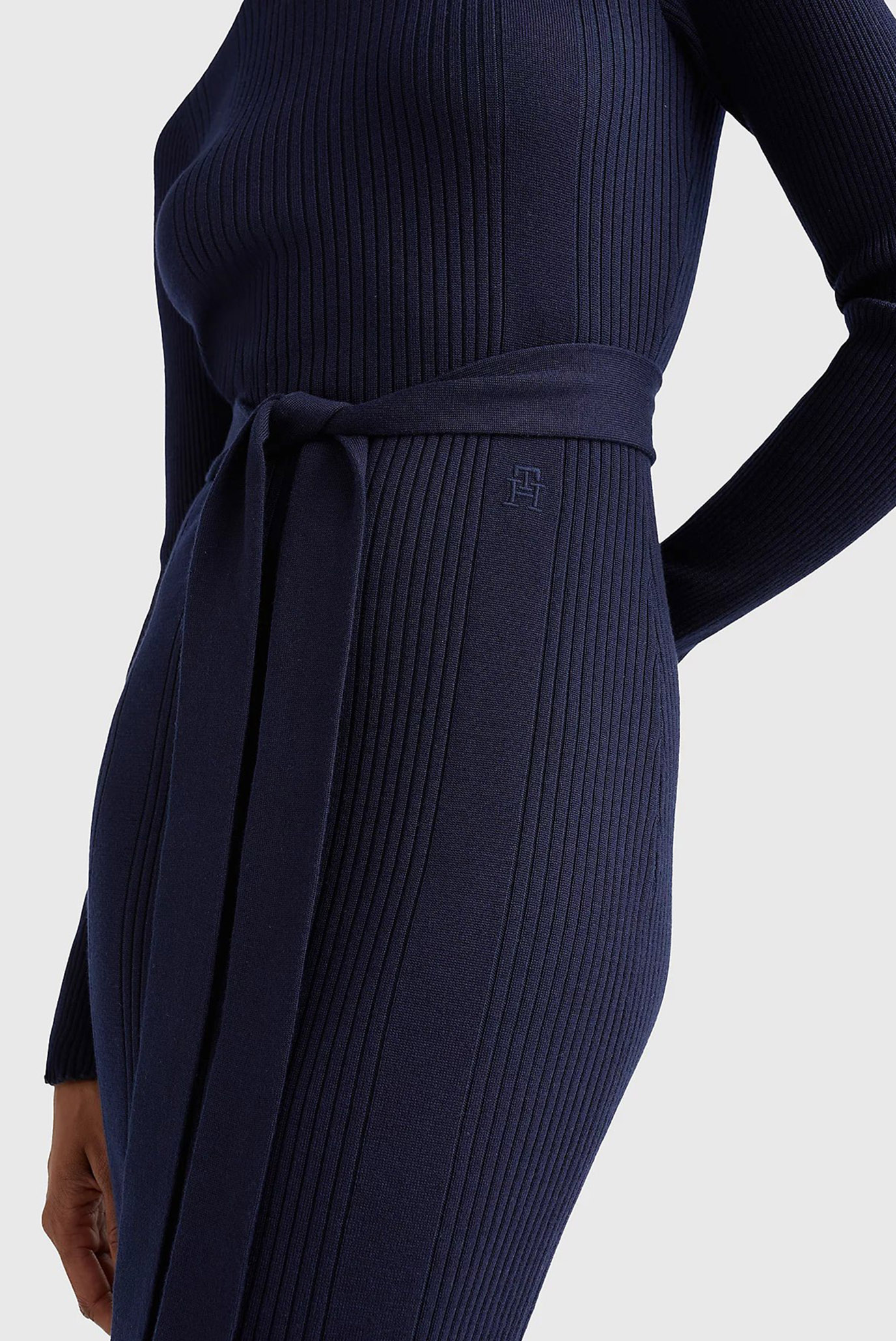 Платье FEMININE RIBS SWTR MIDI DRESS LS 6