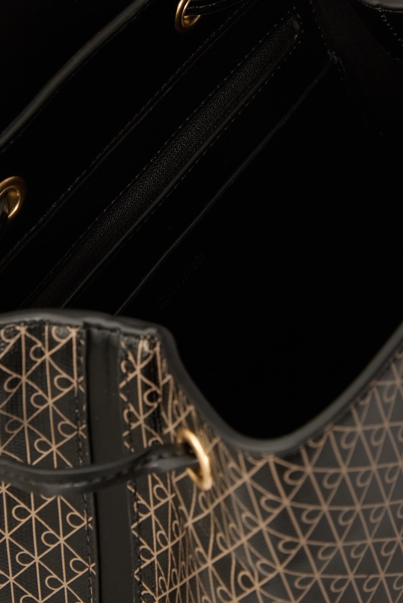 Рюкзак EMBLEM AOP FLAP BACKPACK 6