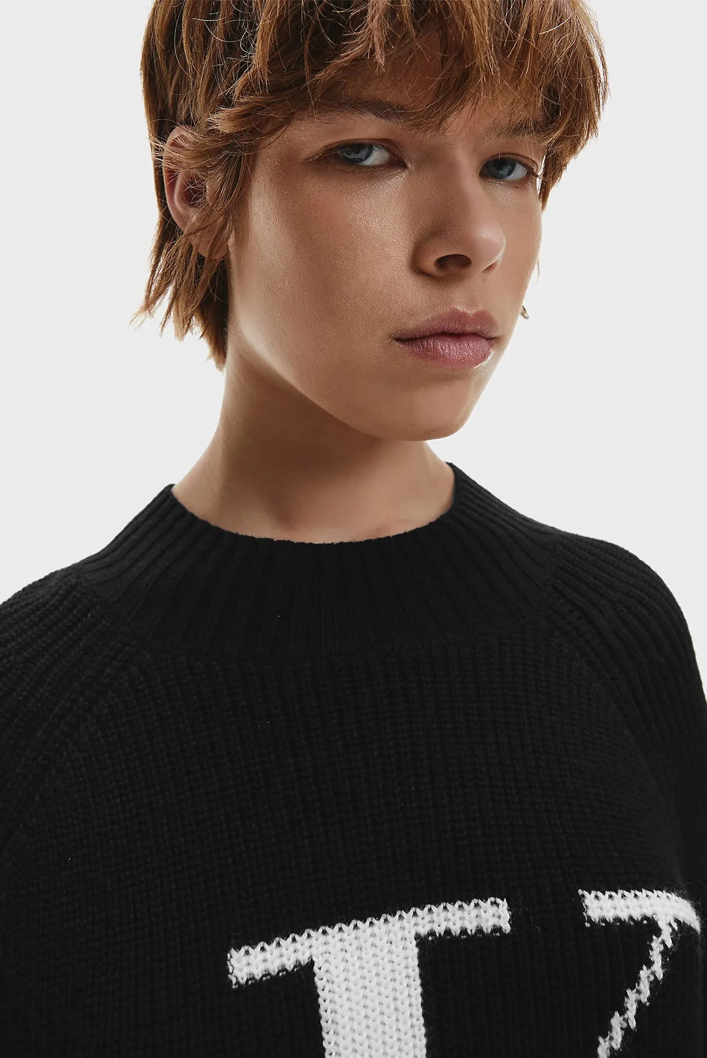 Женский черный свитер CK RAGLAN 4