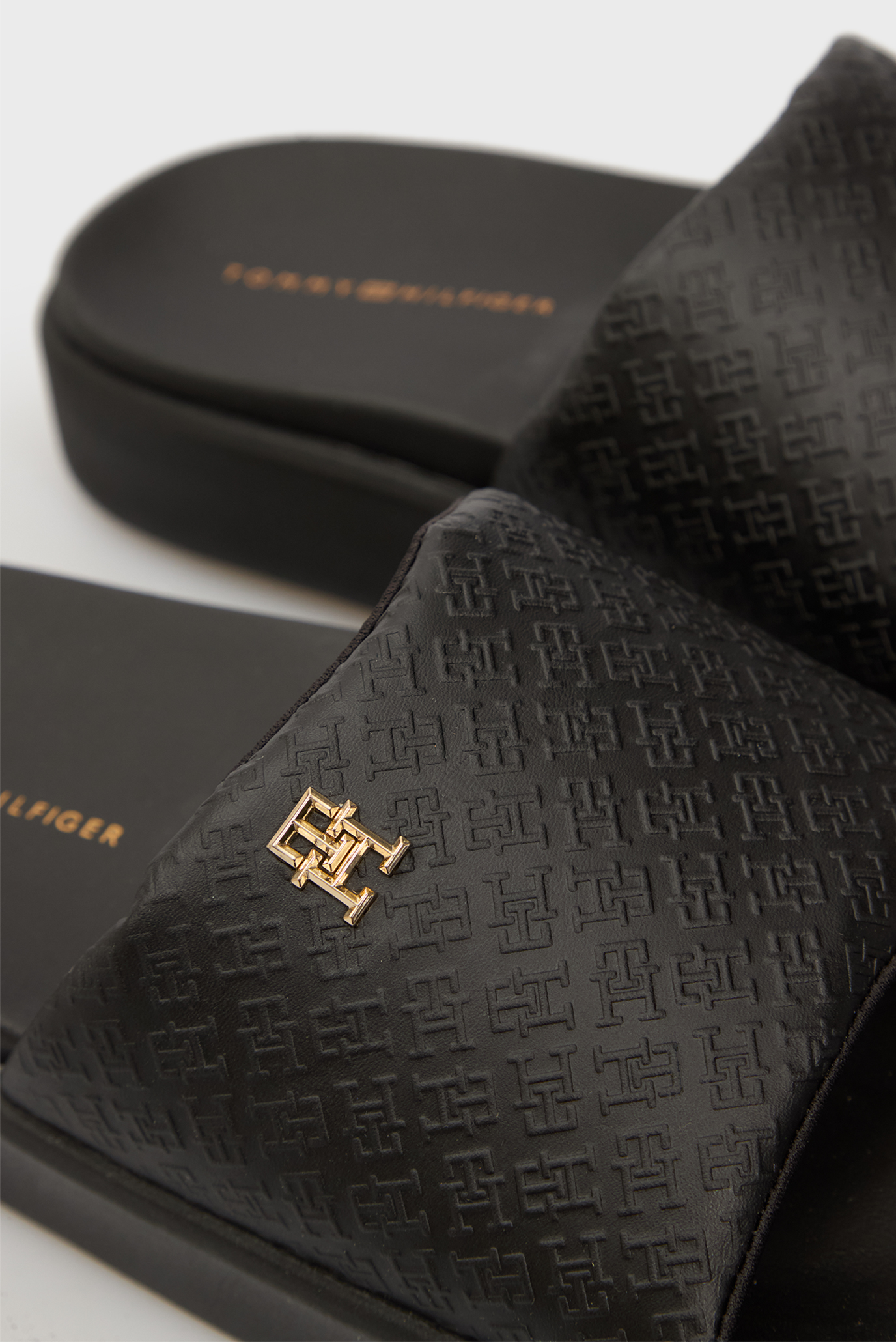 Женские черные слайдеры POOLSLIDE 2