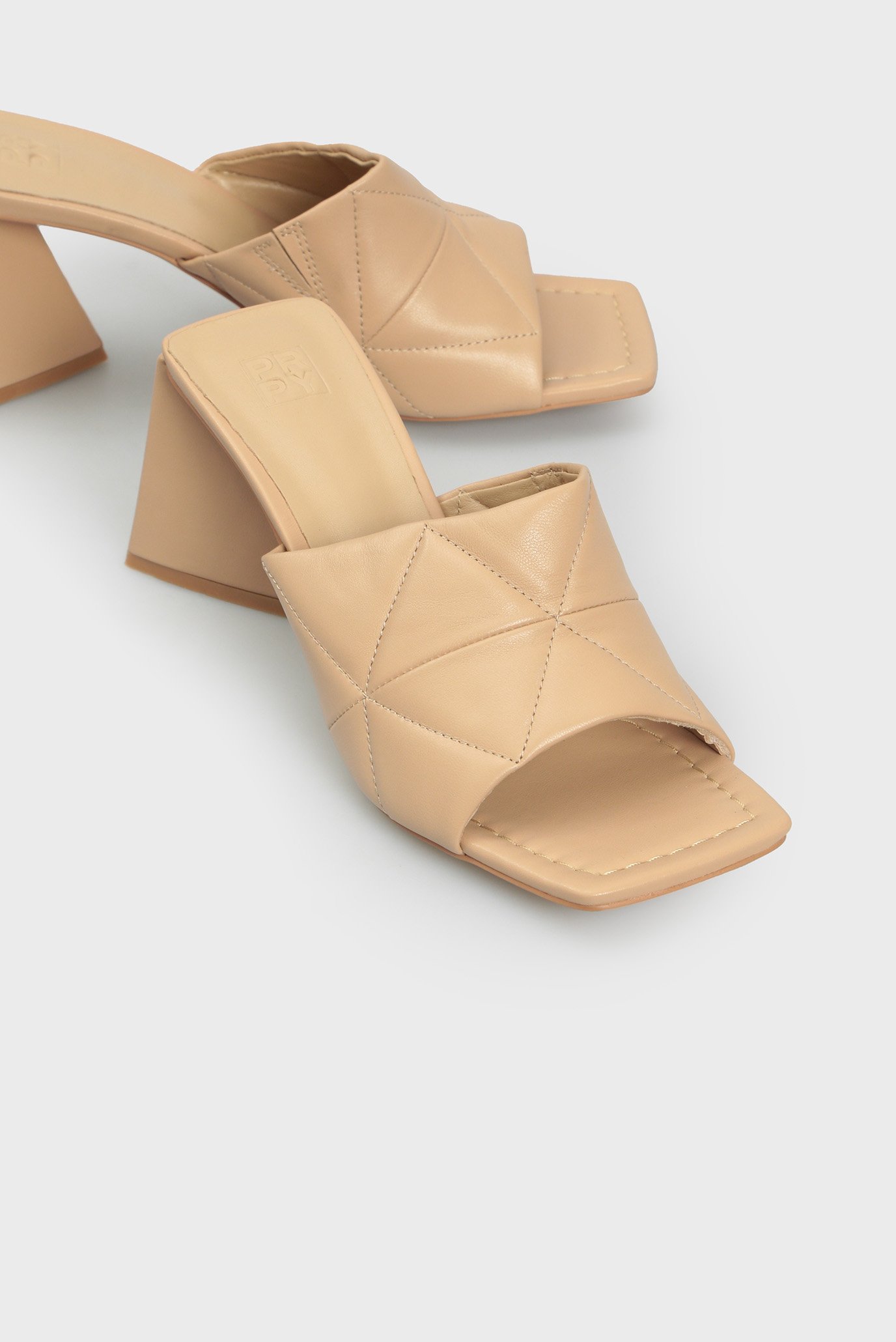 Женские бежевые кожаные мюли Estel 7