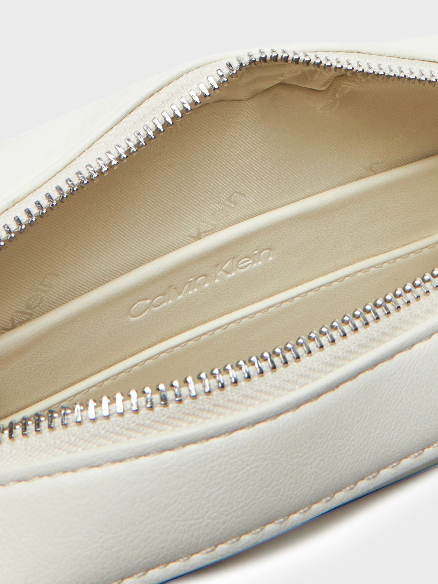 Сумка CK RE-LOCK POCKET CAMERA BAG 6