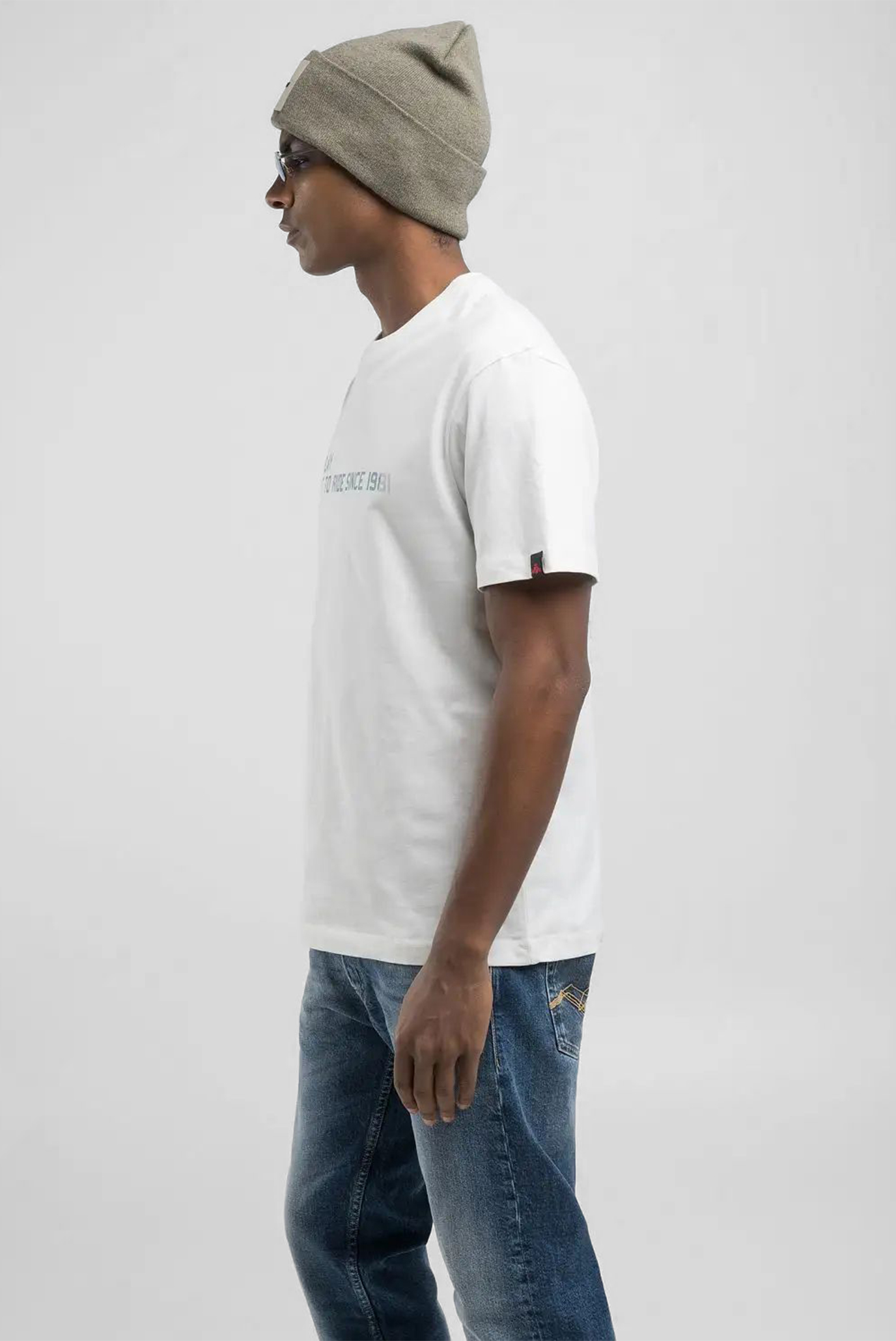 Мужская белая футболка 3