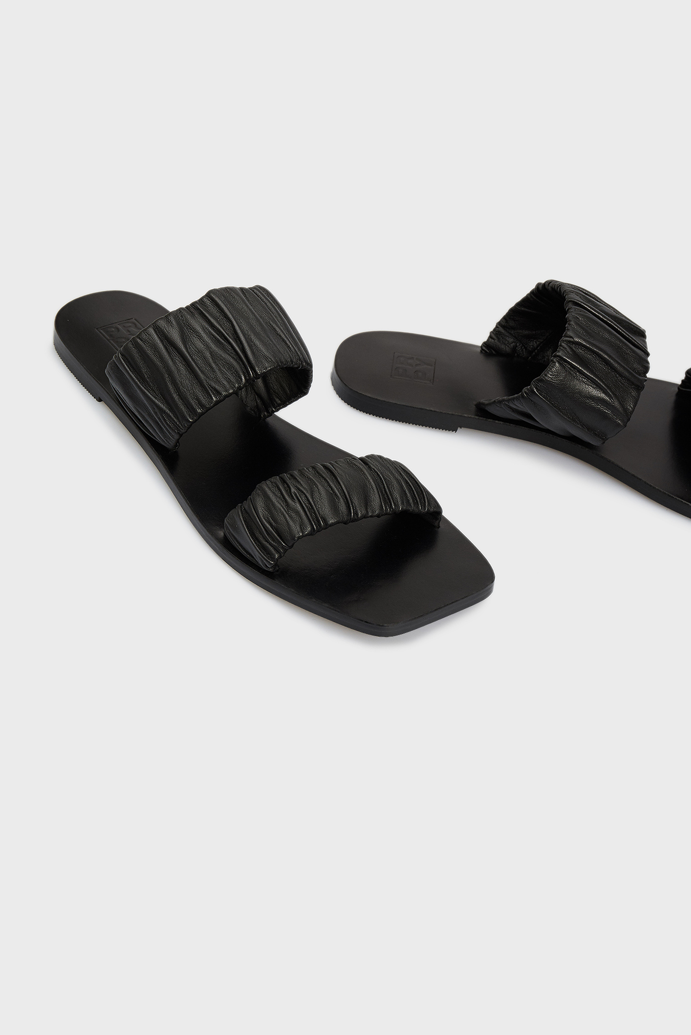 Женские черные кожаные слайдеры Noemi 2