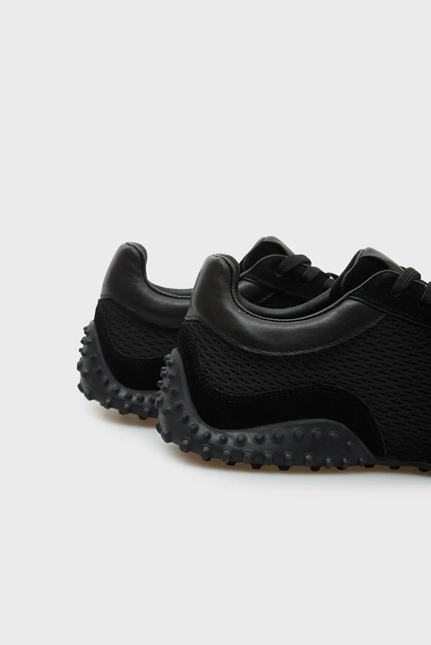 Кроссовки Nyxen 2