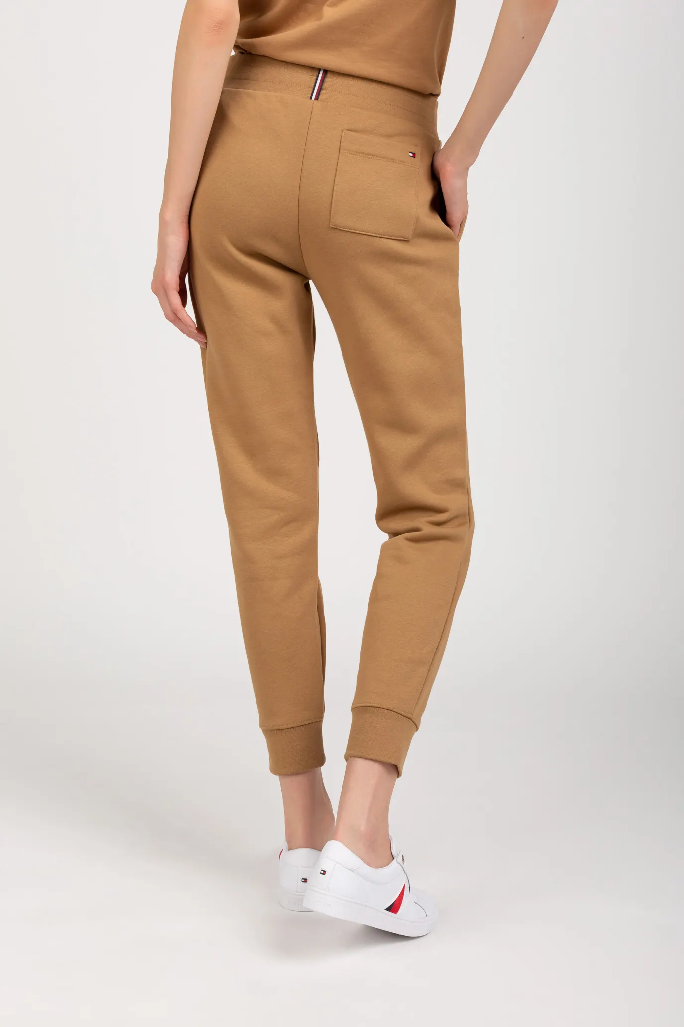 Штаны спортивные TAPERED MONOGRAM EMB SWEATPANTS 3