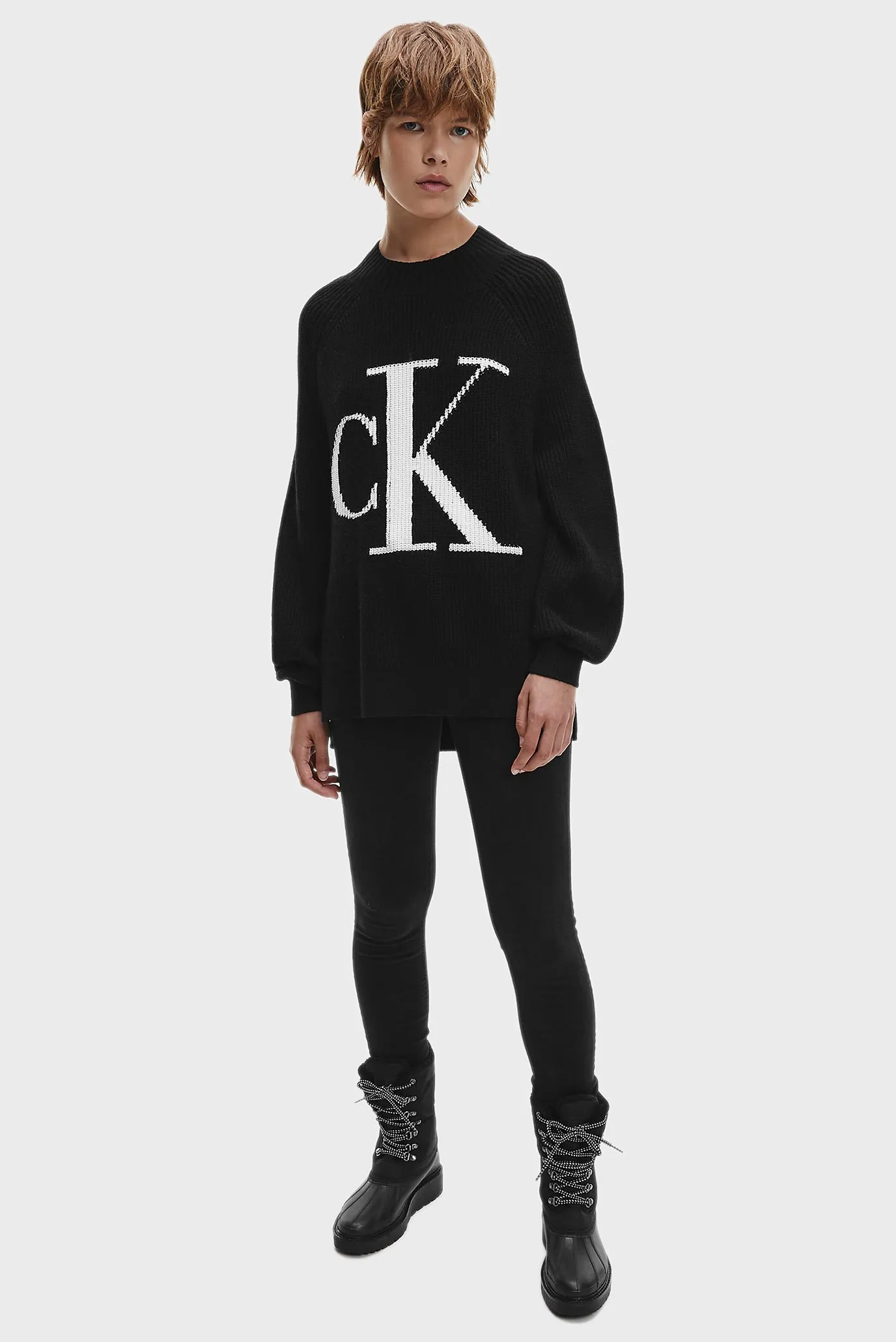Женский черный свитер CK RAGLAN 2