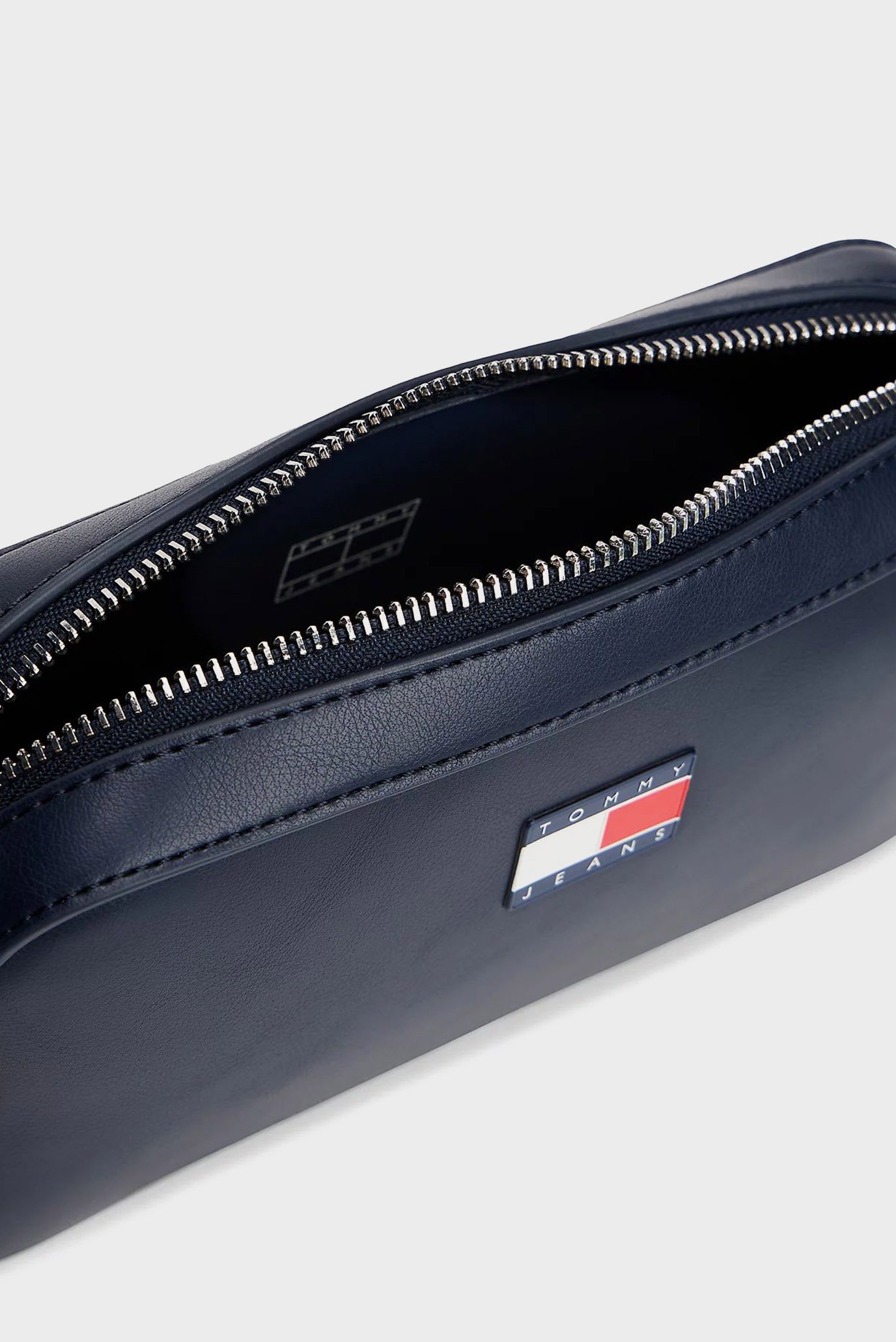 Сумка TJW ESS MUST CONVERTIBLE CAMERATommy Jeans Сумка TJW ESS MUST CONVERTIBLE CAMERA 4