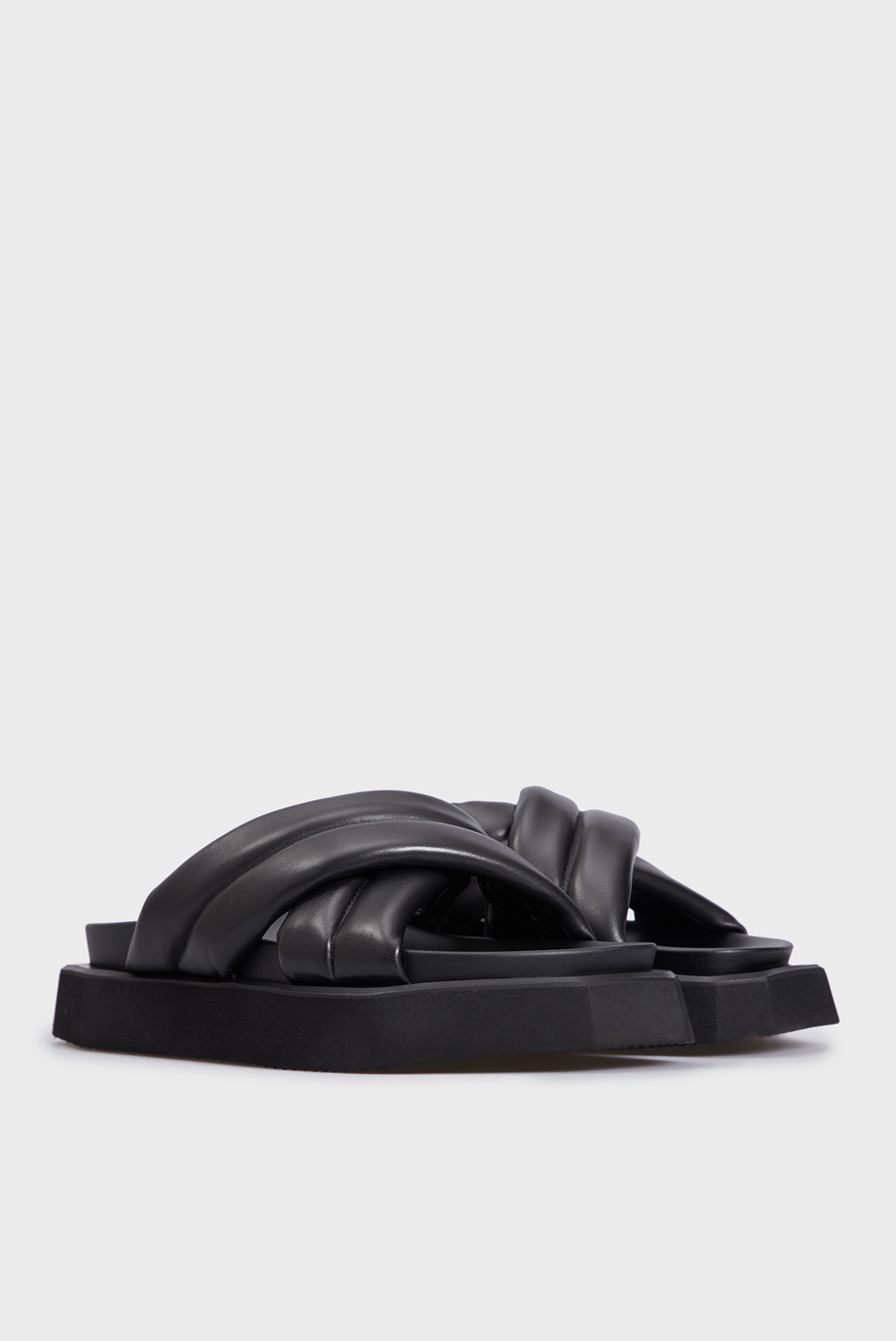 Женские черные кожаные слайдеры Betsy 10