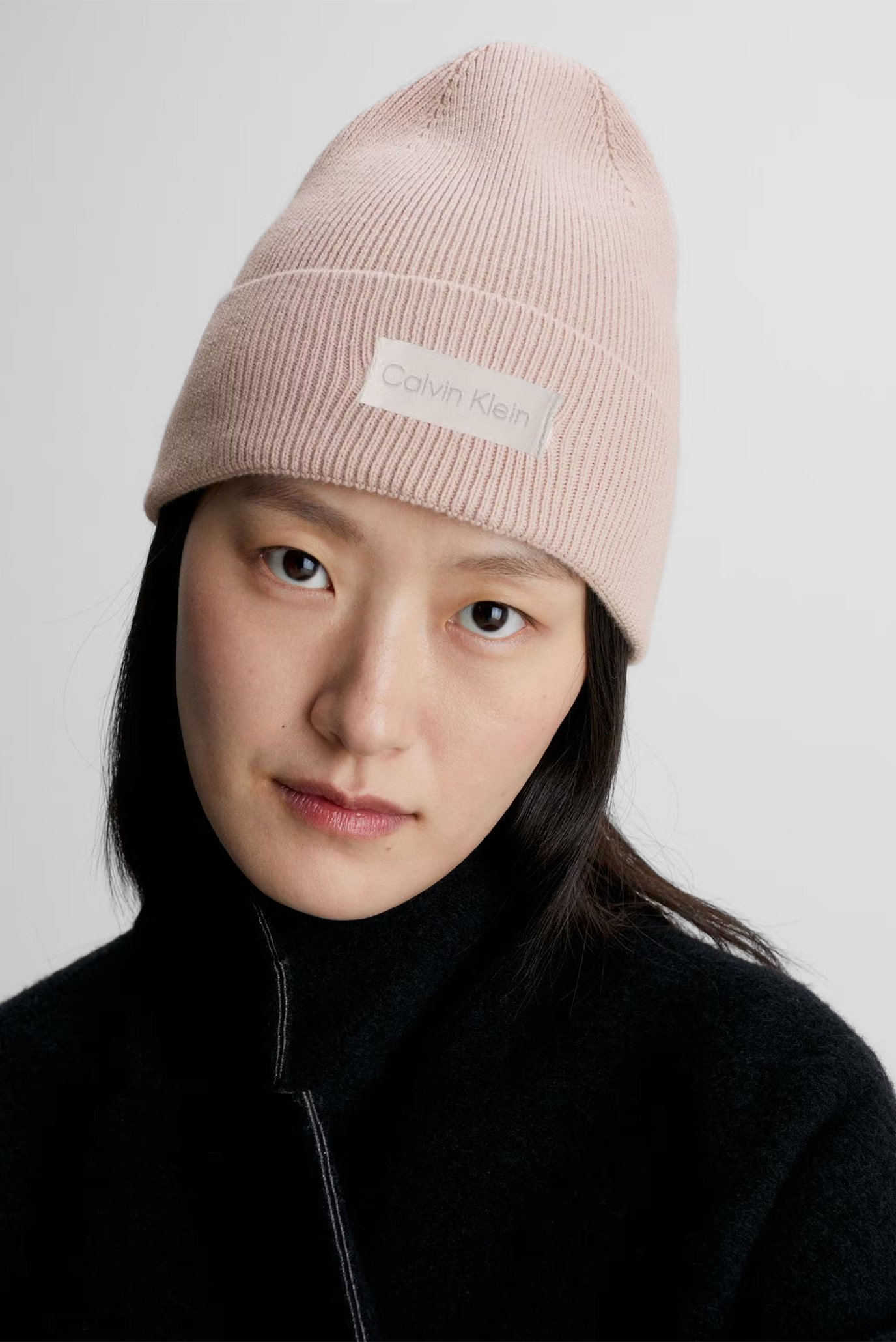 Шапка ESSENTIAL KNIT BEANIE 1