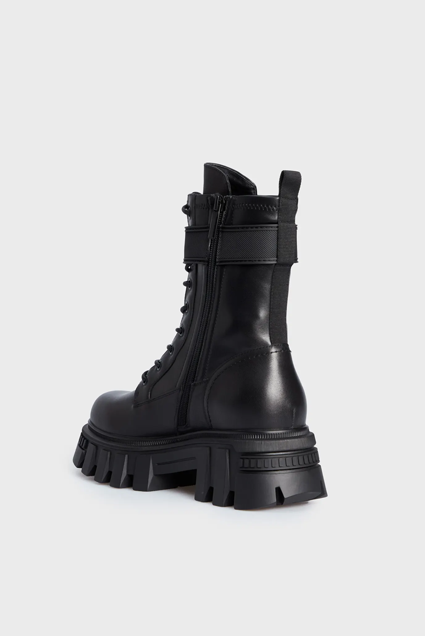 Женские черные кожаные ботинки Vinda 8