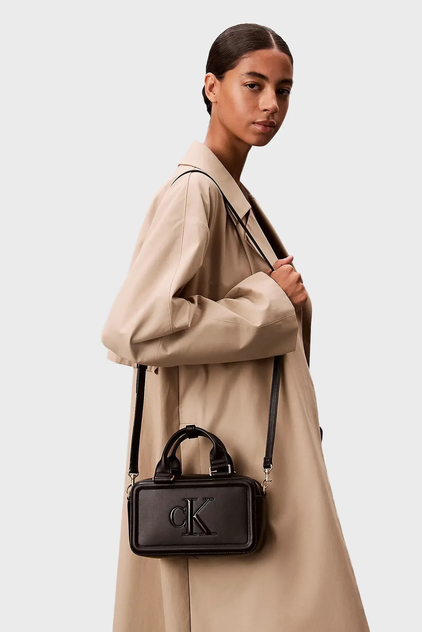 Сумка/BOLD CK ELONGATED MINI TOTE 2